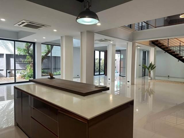 บ้านเดี่ยว สุขุมวิท 71 / 5 ห้องนอน (ขาย), Detached house Sukhumvit 71 / 5 Bedrooms (FOR SALE) GNG203