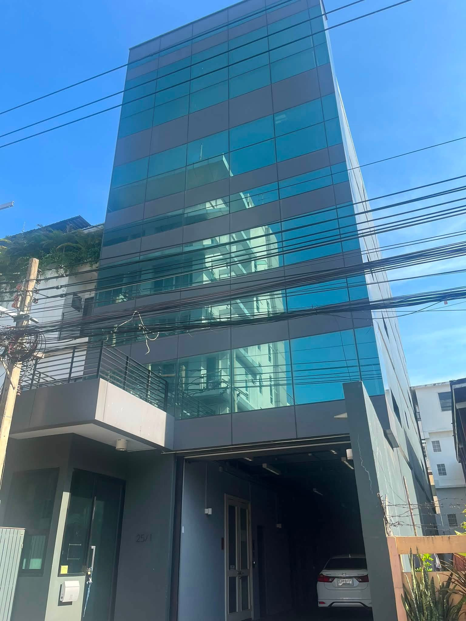 อาคารพาณิชย์ ทองหล่อ 23 / 5 ห้องนอน (ให้เช่า), Commercial building, Thonglor 23 / 5 Bedrooms (FOR RENT) GNG201