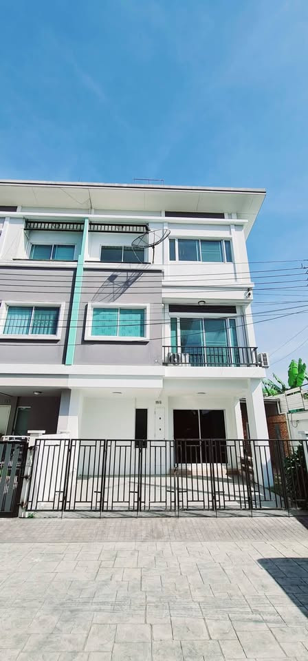 วิรัลพัชร เฉลิมพระเกียรติ 8 / 4 ห้องนอน (ขาย), Wirunpat Chalermphrakiat 8 / 4 Bedrooms (FOR SALE) DA017