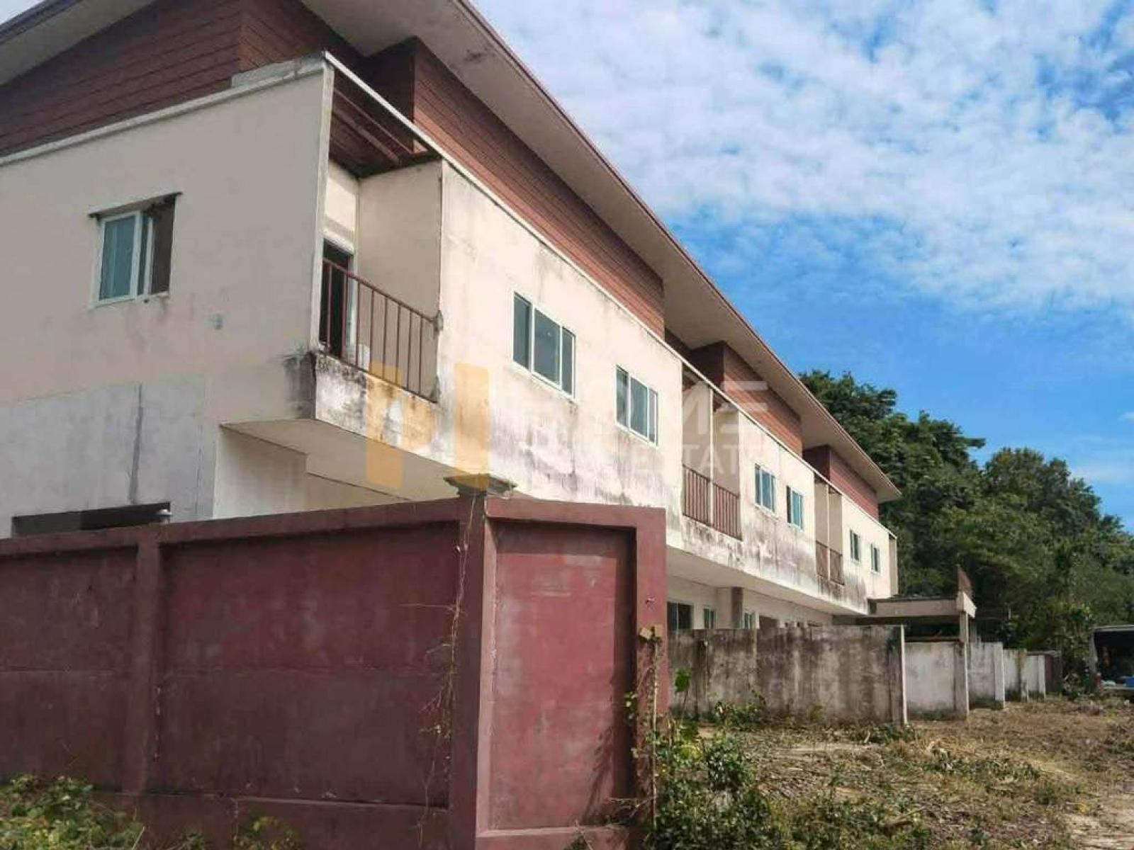 ทาวน์โฮม 2 ชั้น 6 คูหา ถนนเก้ากิโล ศรีราชา / 2 ชั้น (ขาย), Six 2-story townhouses on Khao Kilom Road, Sriracha / 2 Storey (FOR SALE) YEAN230