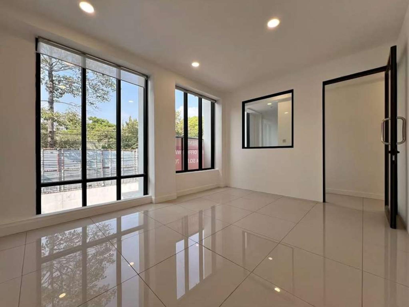 ออฟฟิศ บางนา-ตราด / 3 ชั้น (ให้เช่า), Office Bangna - Trat/ 3 Storey (FOR RENT) VIEW045