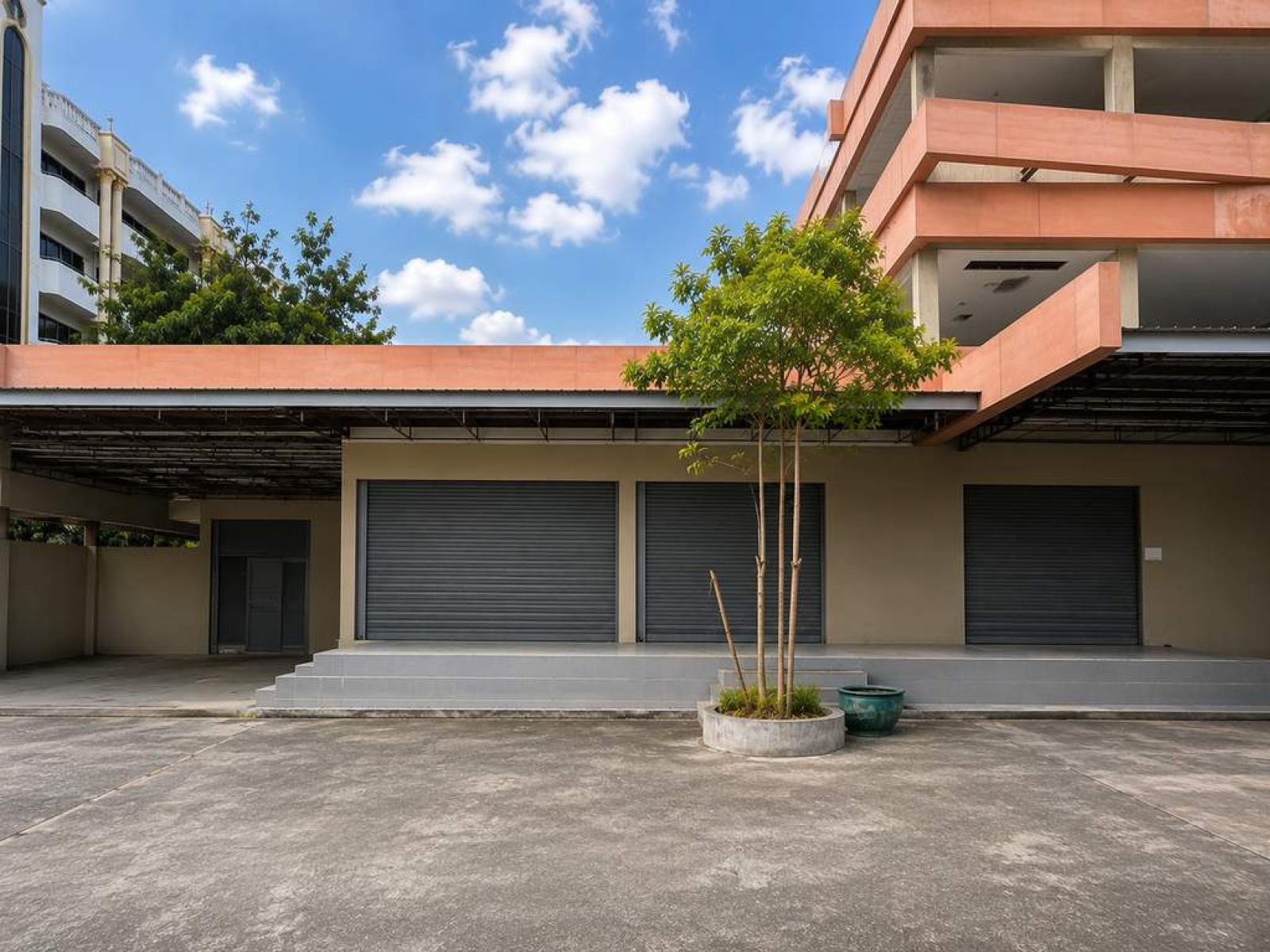 ออฟฟิศ และ ที่ดิน ศรีด่าน 22 / 398 ตร.วา (ขาย), Office and land at Sridan 22. / 398 Square Wa (FOR SALE) VIEW046