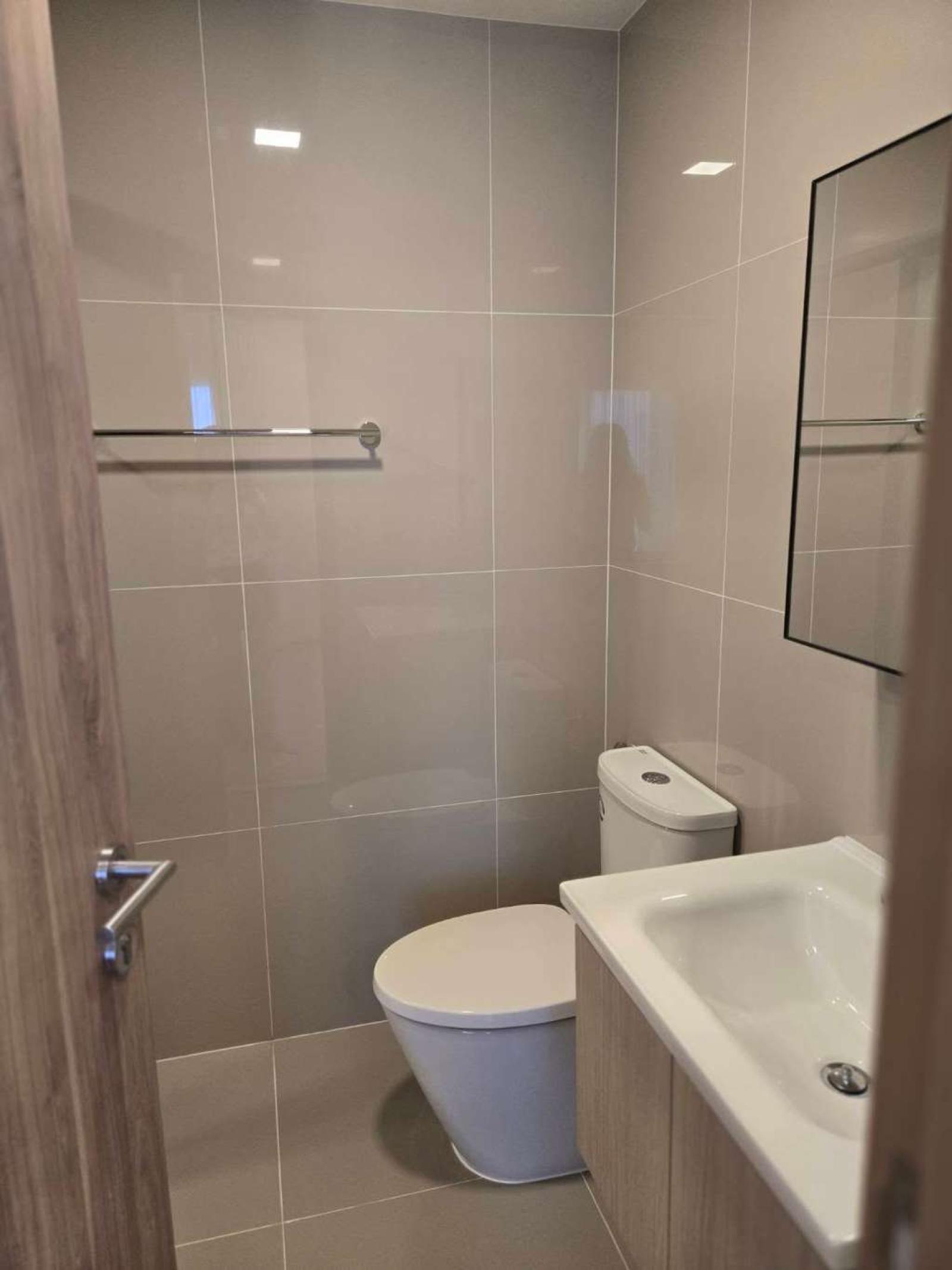 THE BASE URBAN RAMA 9 / 2 Bedrooms (SALE WITH TENANT), เดอะ เบส เออเบิร์น พระราม 9 / 2 ห้องนอน (ขายพร้อมผู้เช่า) JSMN383