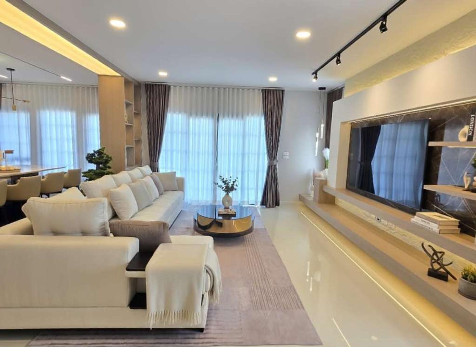 เซนโทร บางนา / 4 ห้องนอน (ขาย), Centro Bangna / 4 Bedrooms (FOR SALE) DA013