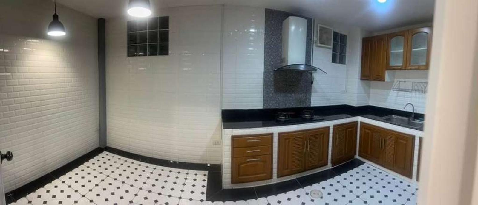 นิรันดร์วิลล์ 4 / 3 ห้องนอน (ขายพร้อมผู้เช่า), Nirun Ville 4 / 3 Bedrooms (SALE WITH TENANT) DA005