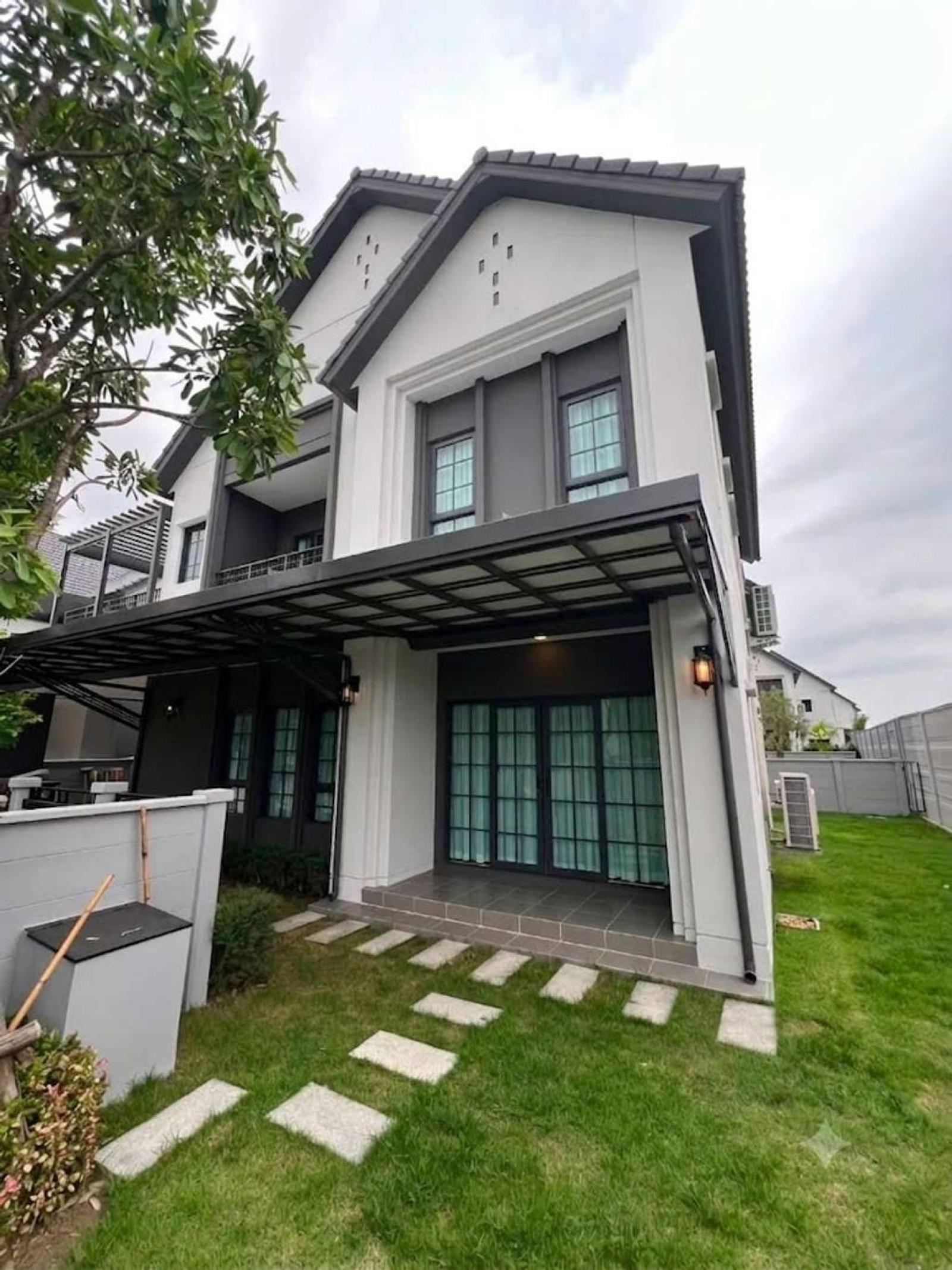 เซนโทร บางนา / 4 ห้องนอน (ให้เช่า), Centro Bangna / 4 Bedrooms (FOR RENT) DA071