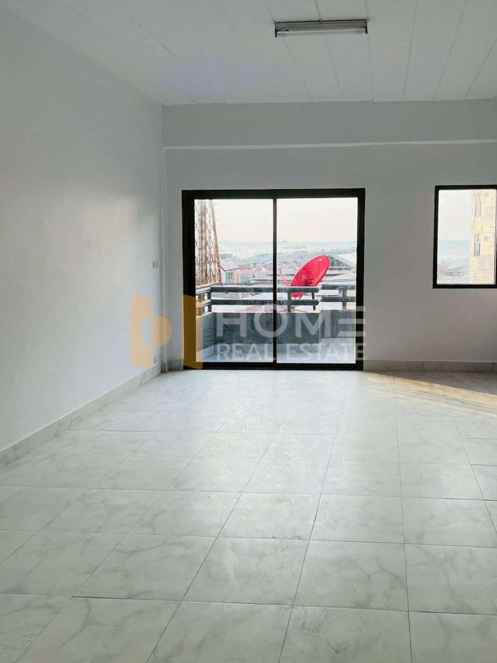 อาคารพาณิชย์ ศรีราชานคร / 4 ชั้น (ขาย), Commercial building, Sriracha City. / 4 Storey (FOR SALE) YEAN243