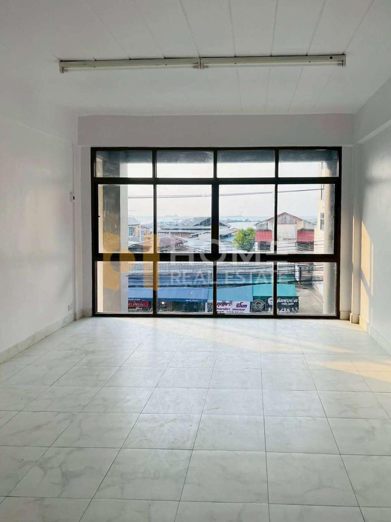 อาคารพาณิชย์ ศรีราชานคร / 4 ชั้น (ขาย), Commercial building, Sriracha City. / 4 Storey (FOR SALE) YEAN243