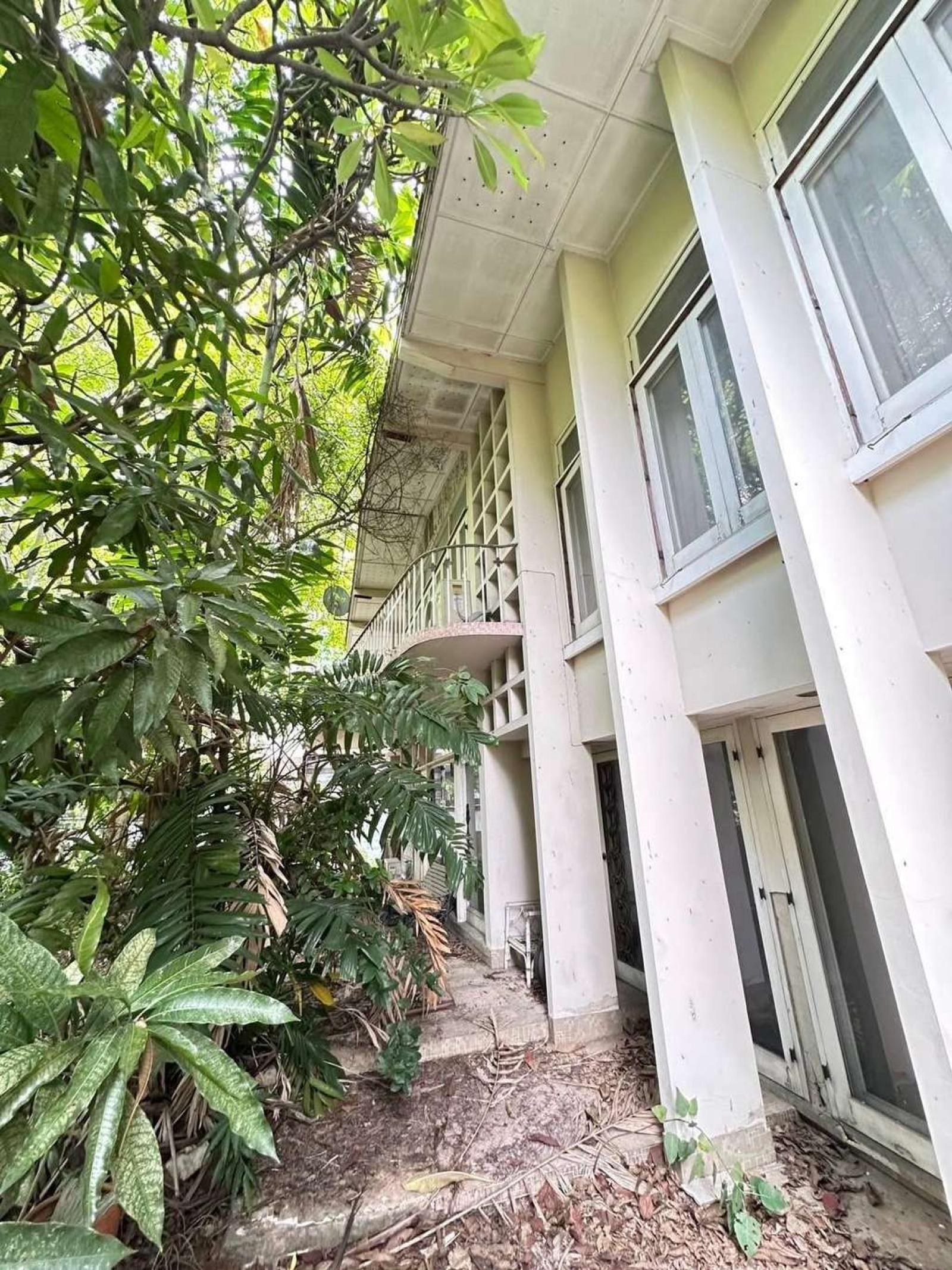 ที่ดินเปล่า บีทีเอส สนามเป้า / 306.2 ตร.วา (ขาย), Vacant land near BTS Sanam Pao station. / 306.2 Square Wa (FOR SALE) BNS200