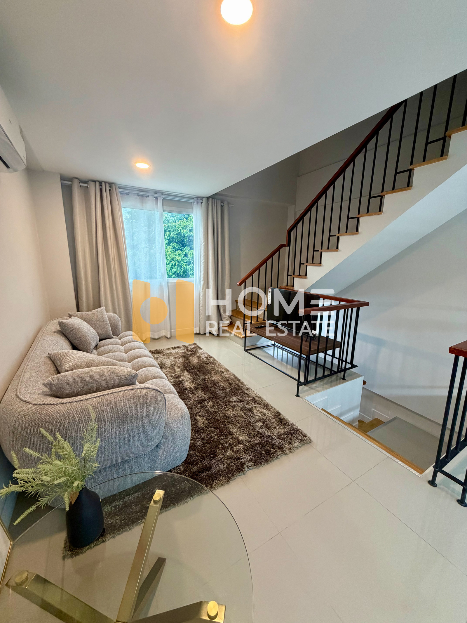 ทาวน์เฮ้าส์ ซอยแบริ่ง 13 / 2 ห้องนอนพลัส (ขาย), Townhouse, Soi Bearing 13 / 2 Bed Plus (FOR SALE) DA107