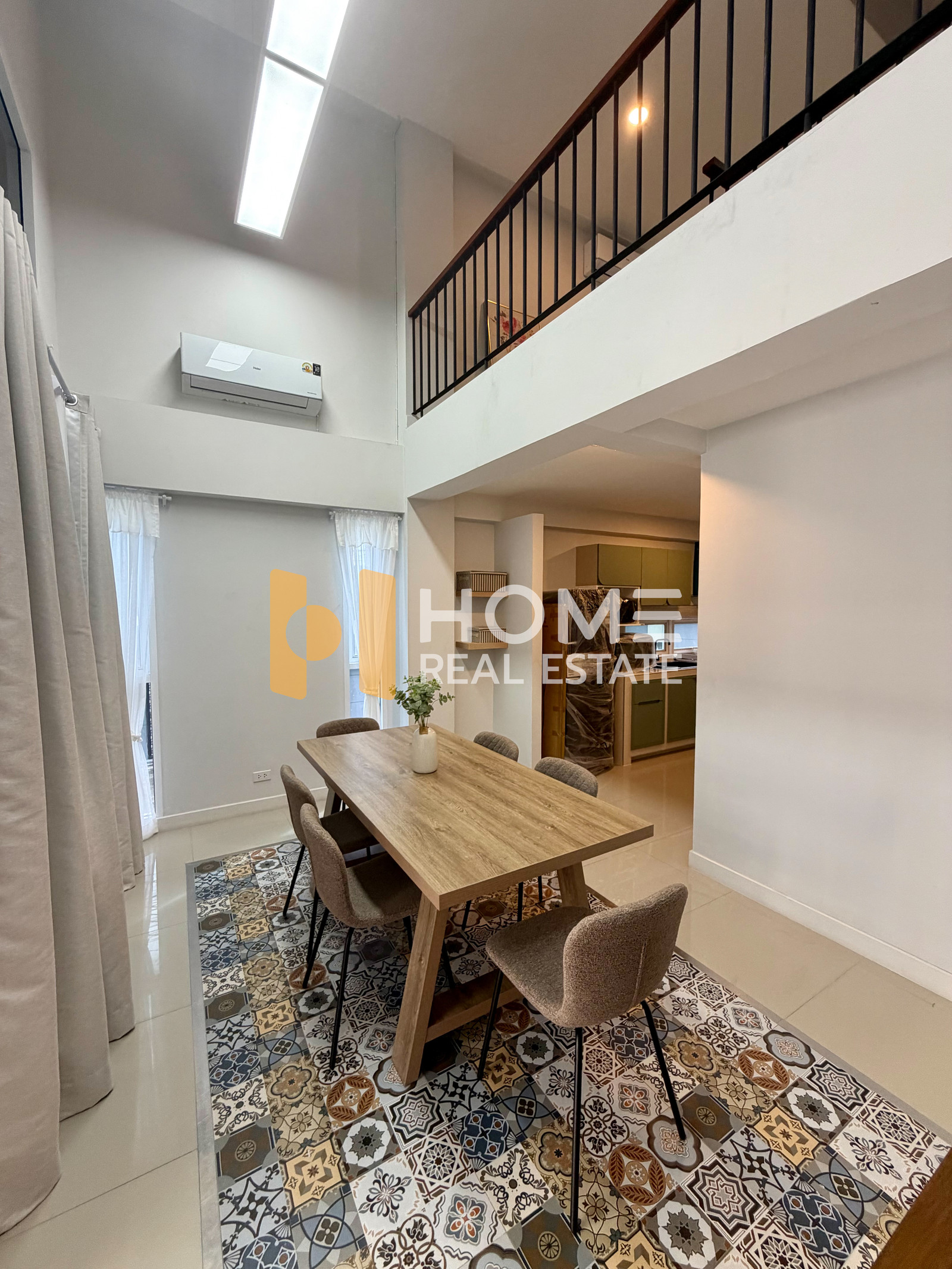 ทาวน์เฮ้าส์ ซอยแบริ่ง 13 / 2 ห้องนอนพลัส (ขาย), Townhouse, Soi Bearing 13 / 2 Bed Plus (FOR SALE) DA107