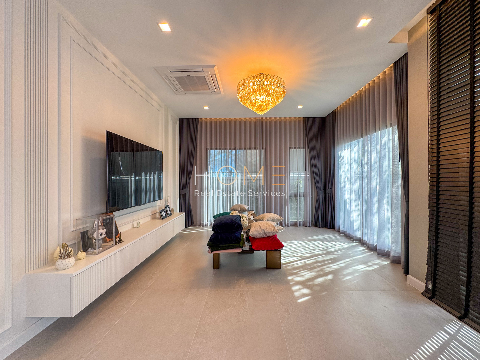 บ้านเดี่ยว แกรนด์ บางกอก บูเลอวาร์ด กรุงเทพกรีฑา / 5 ห้องนอน (ขาย), Grand Bangkok Boulevard Krungthepkreetha / Detached House 5 Bedrooms (FOR SALE) BZD122