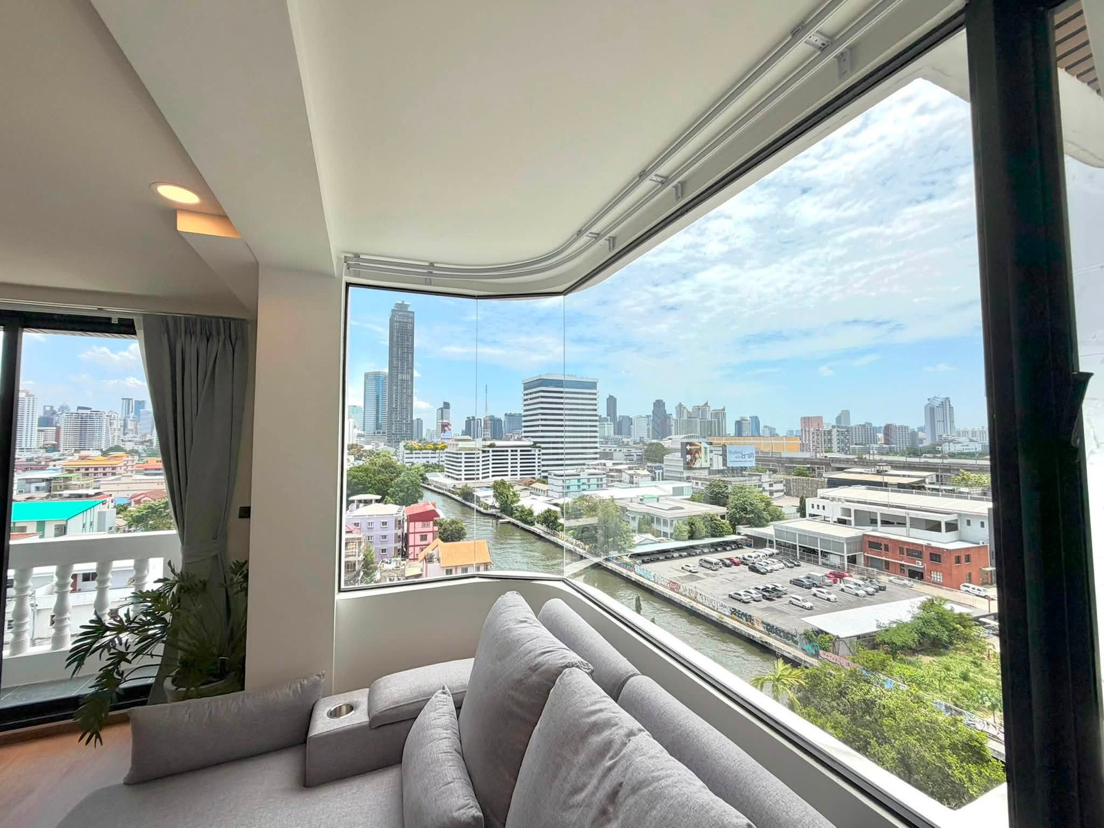 J.C. Tower / Studio (FOR SALE), เจ. ซี. ทาวเวอร์ / ห้องสตูดิโอ (ขาย) PEII100