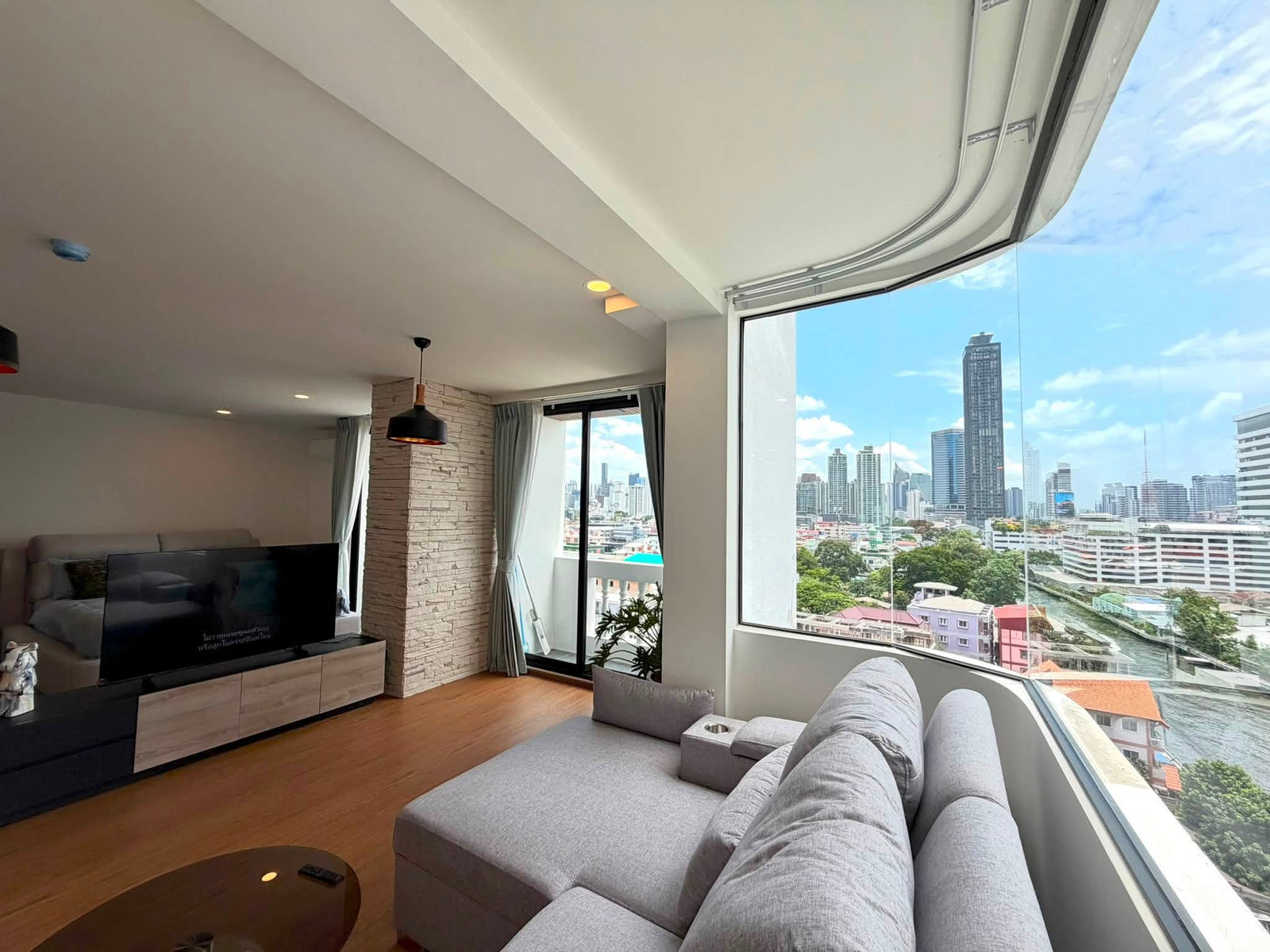 J.C. Tower / Studio (FOR SALE), เจ. ซี. ทาวเวอร์ / ห้องสตูดิโอ (ขาย) PEII100