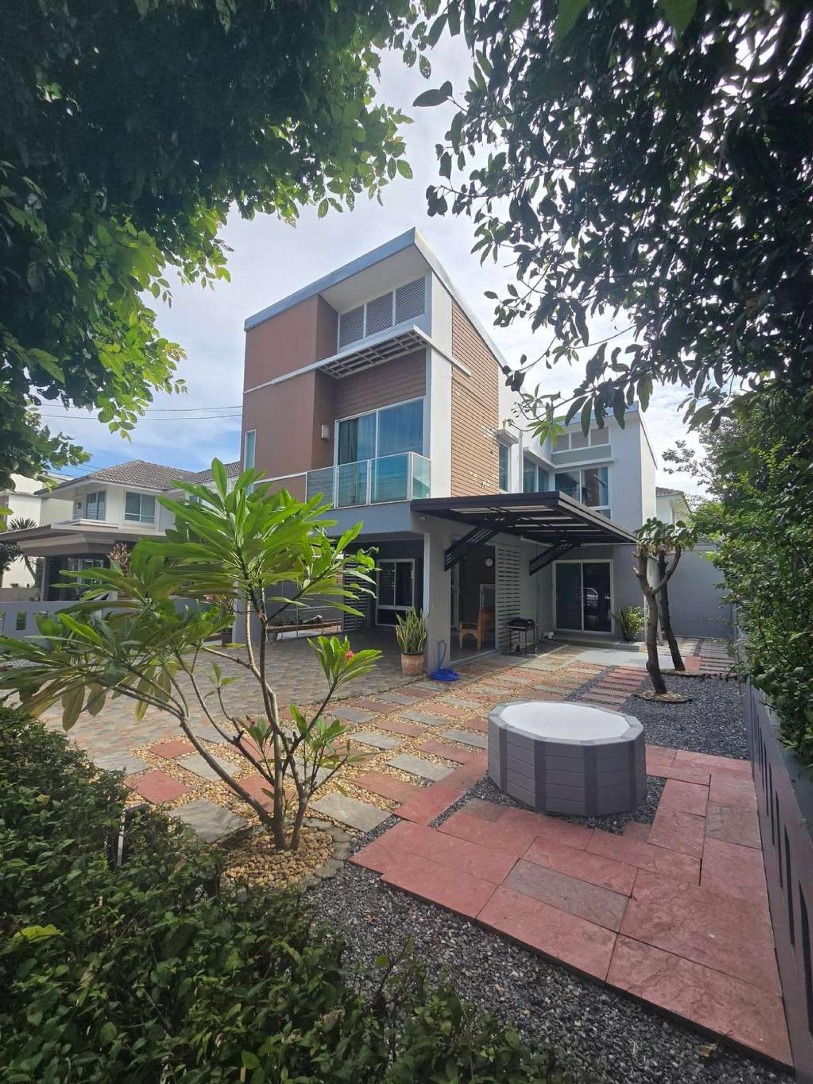 โฮมเพลส เดอะ พาร์ค วงแหวน - พระราม9 / 3 ห้องนอน (ให้เช่า), Home Place The Park Wongwaen - Rama9 / 3 Bedrooms (FOR RENT) BZD253