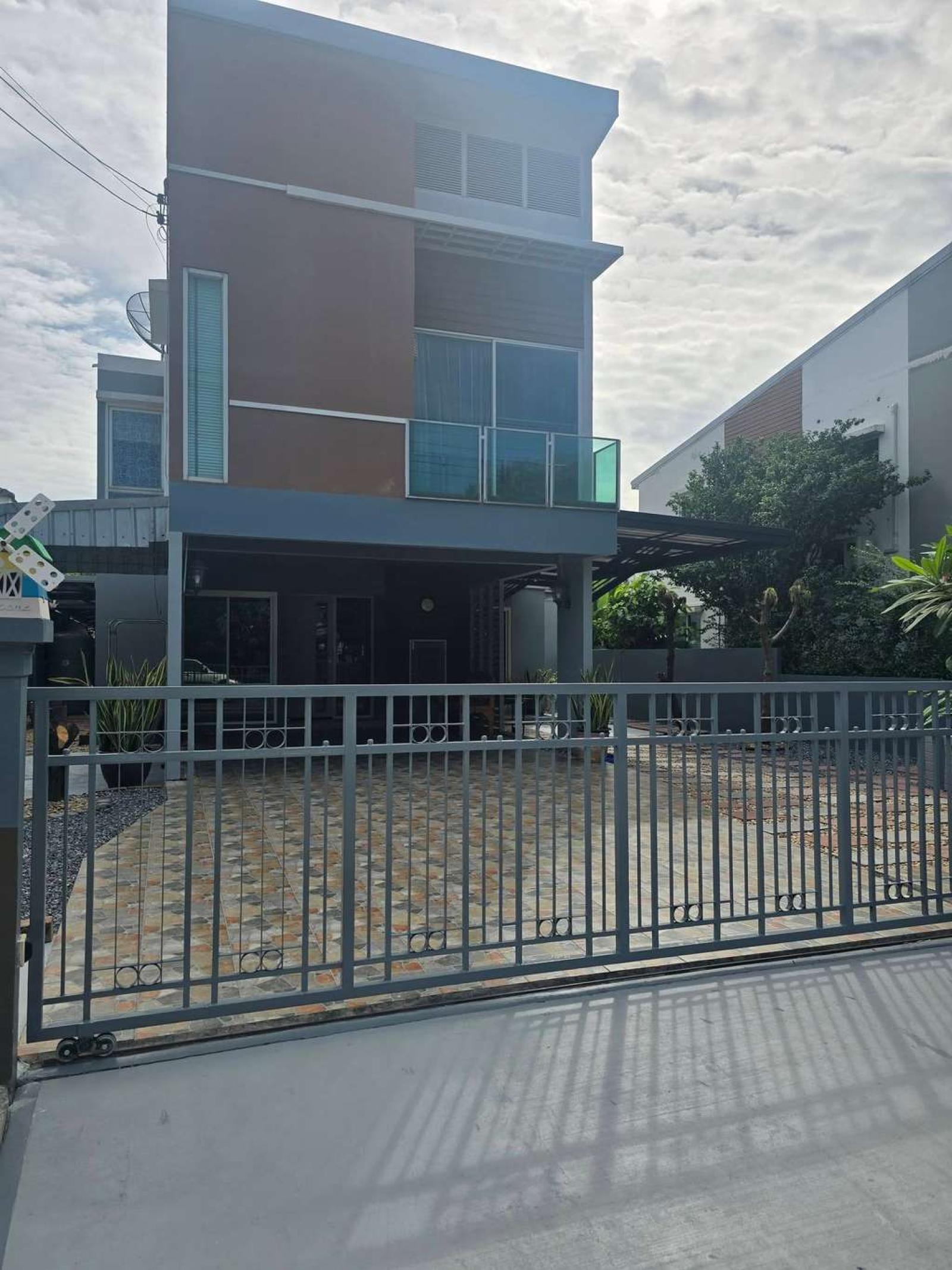 โฮมเพลส เดอะ พาร์ค วงแหวน - พระราม9 / 3 ห้องนอน (ให้เช่า), Home Place The Park Wongwaen - Rama9 / 3 Bedrooms (FOR RENT) BZD253