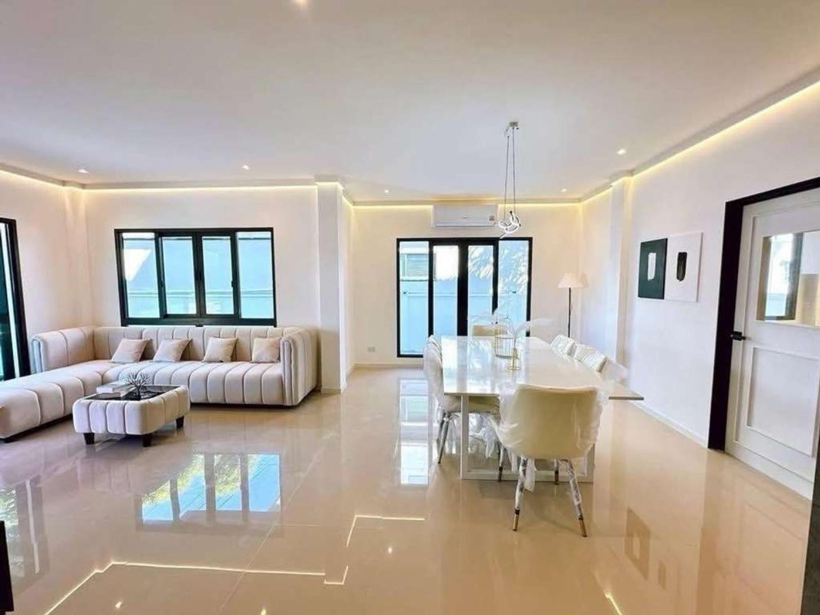 เซนโทร ชัยพฤกษ์ - แจ้งวัฒนะ 2 / 4 ห้องนอน (ขาย), Centro Chaiyaphruek - Chaengwattana 2 / 4 Bedrooms (FOR SALE) BNS223