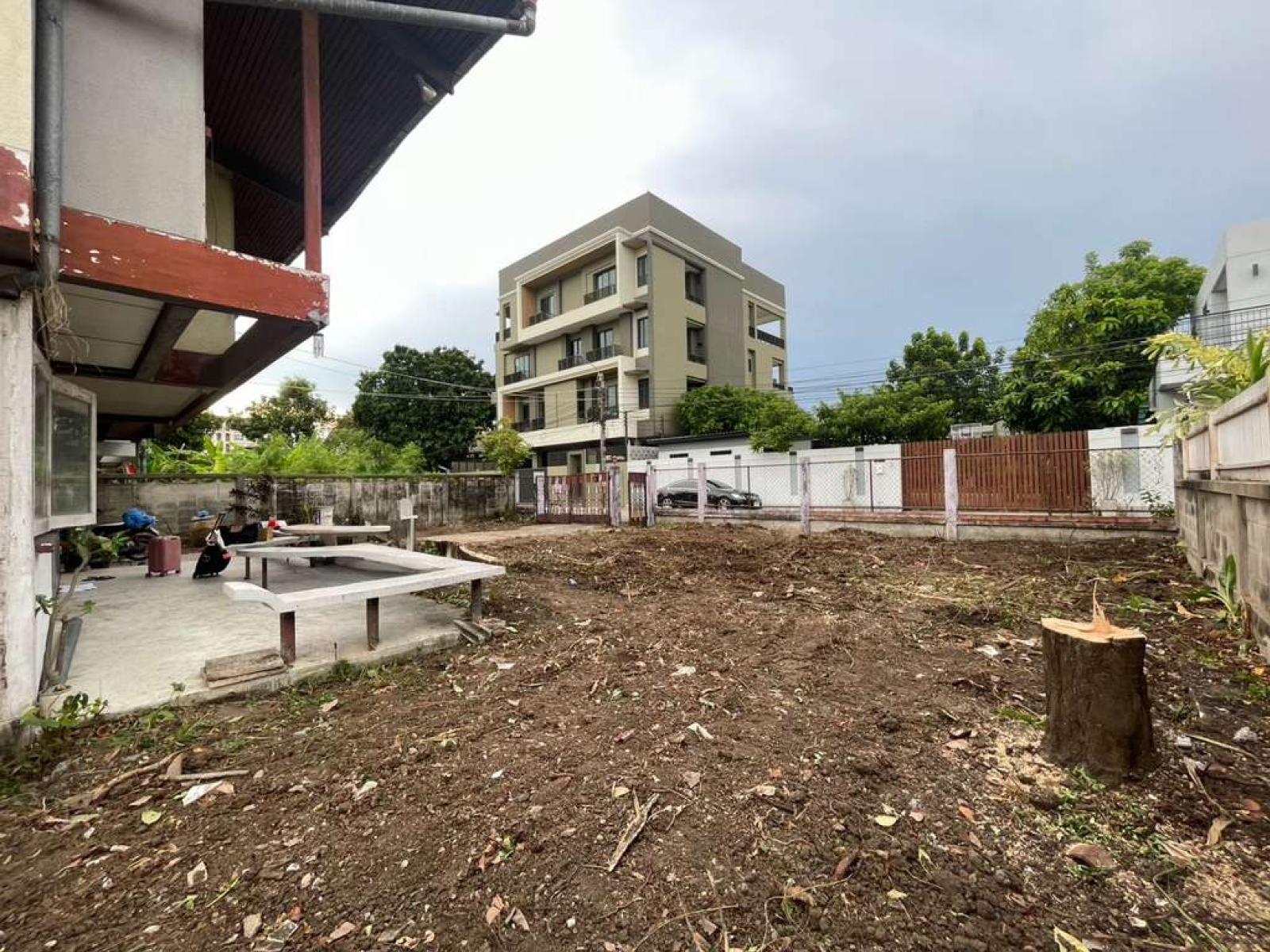 ที่ดินพร้อมสิ่งปลูกสร้าง พระราม 9 ซอย 51 / 116 ตร.วา (ขาย), Land with buildings, Rama 9 Soi 51 / 116 Square Wa (FOR SALE) BZD256