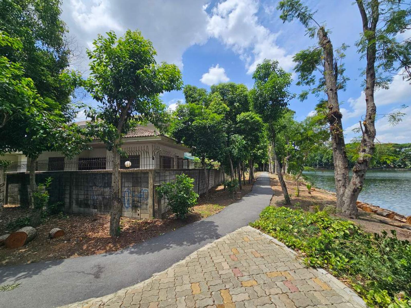 หมู่บ้าน ศรีนครพัฒนา 1 นวมินทร์ 24 / 5 ห้องนอน (ขาย), Sri Nakhon Phatthana 1 Village Nawamin 24 / 5 Bedrooms (FOR SALE) TAN907