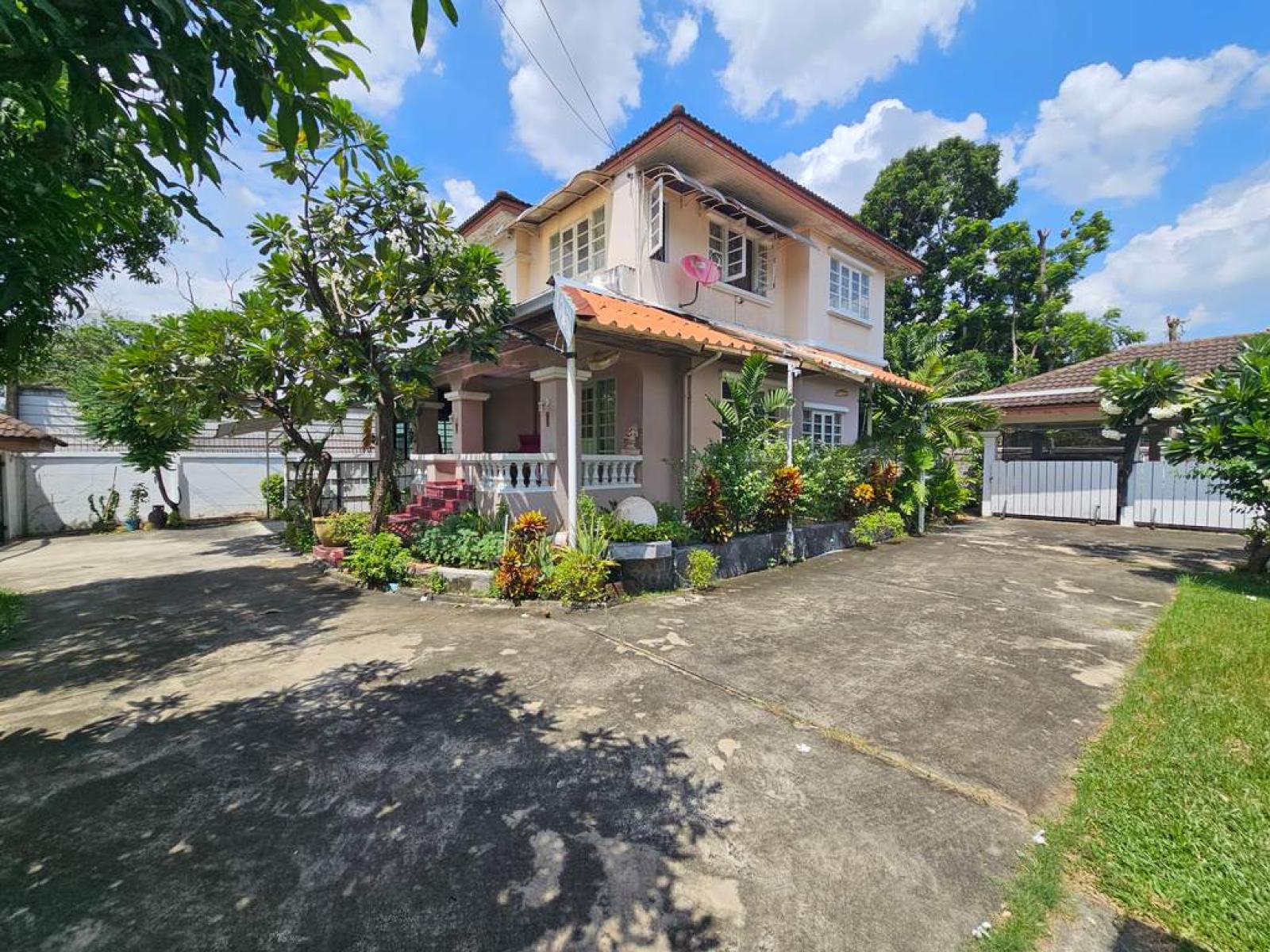 หมู่บ้าน ศรีนครพัฒนา 1 นวมินทร์ 24 / 3 ห้องนอน (ขาย), Sri Nakhon Phatthana 1 Village, Nawamin 24 / 3 Bedrooms (FOR SALE) TAN908