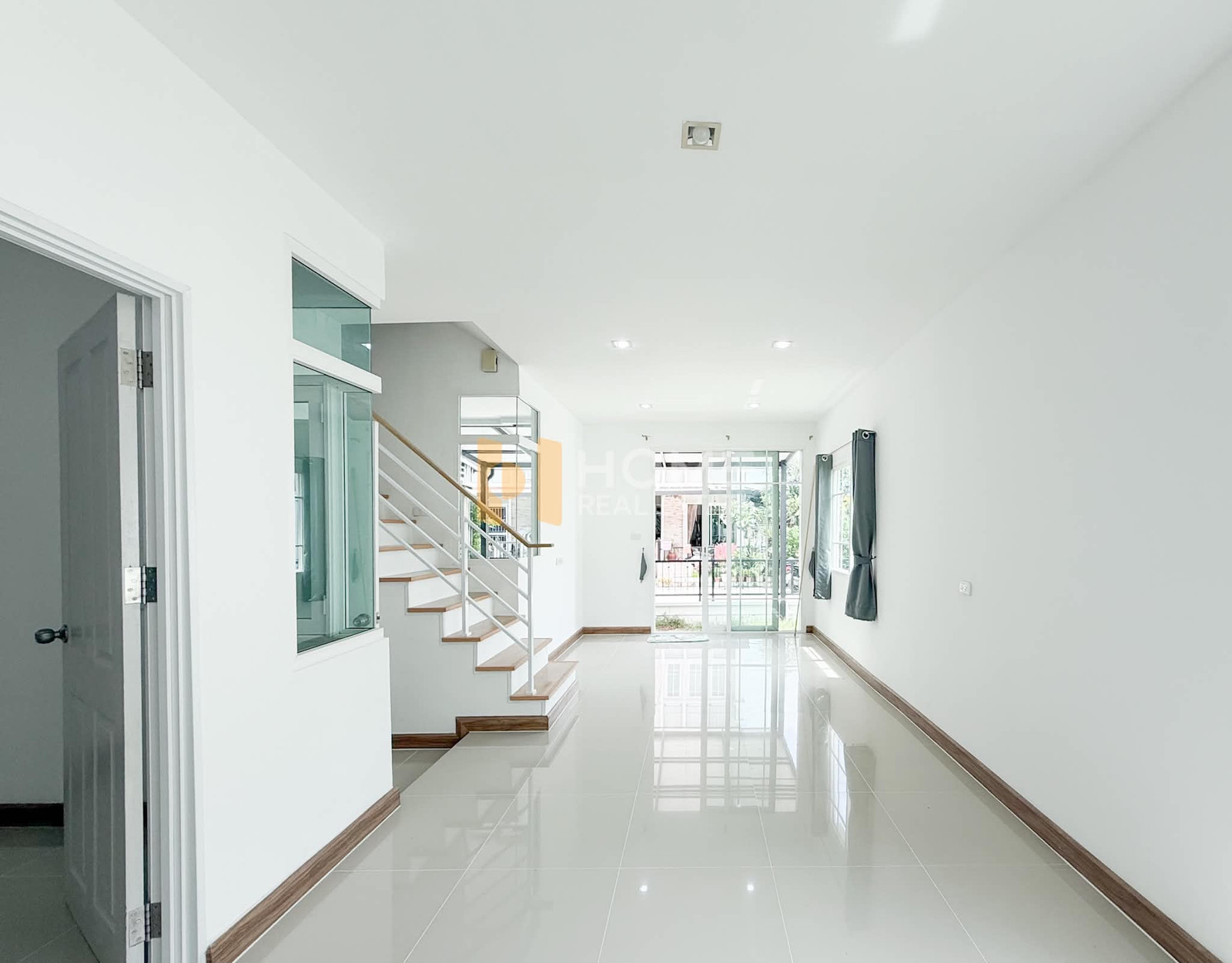 โกลเด้นทาวน์ 2 ปิ่น กล้า จรัญสนิทวงศ์ / 4 ห้องนอน (ขาย), Golden Town 2 Pinklao Charansanitwong / 4 Bedrooms (FOR SALE) BALL432