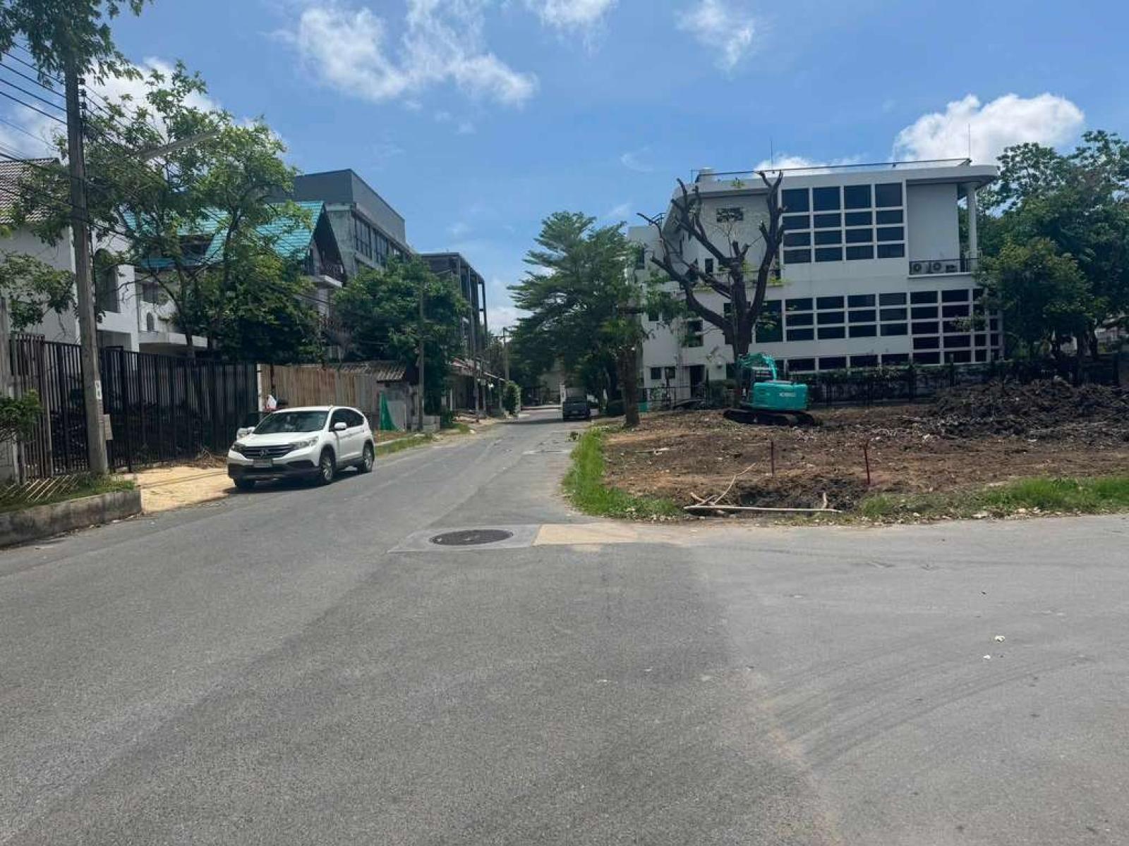 ที่ดินหลังพาราไดซ์ / 74 ตร.วา (ขาย), The land behind Paradise / 74 Square Wa (FOR SALE) POON310