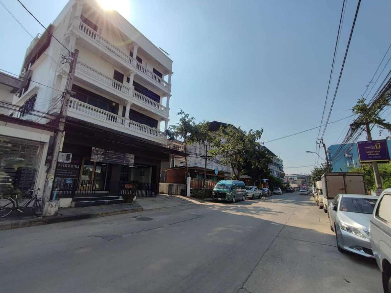 อาคารสำนักงาน อ่อนนุช 70/1 / 4.5 ชั้น (ให้เช่า), Office building, Onnut 70/1 / 4.5 Storey (FOR RENT) GNG223