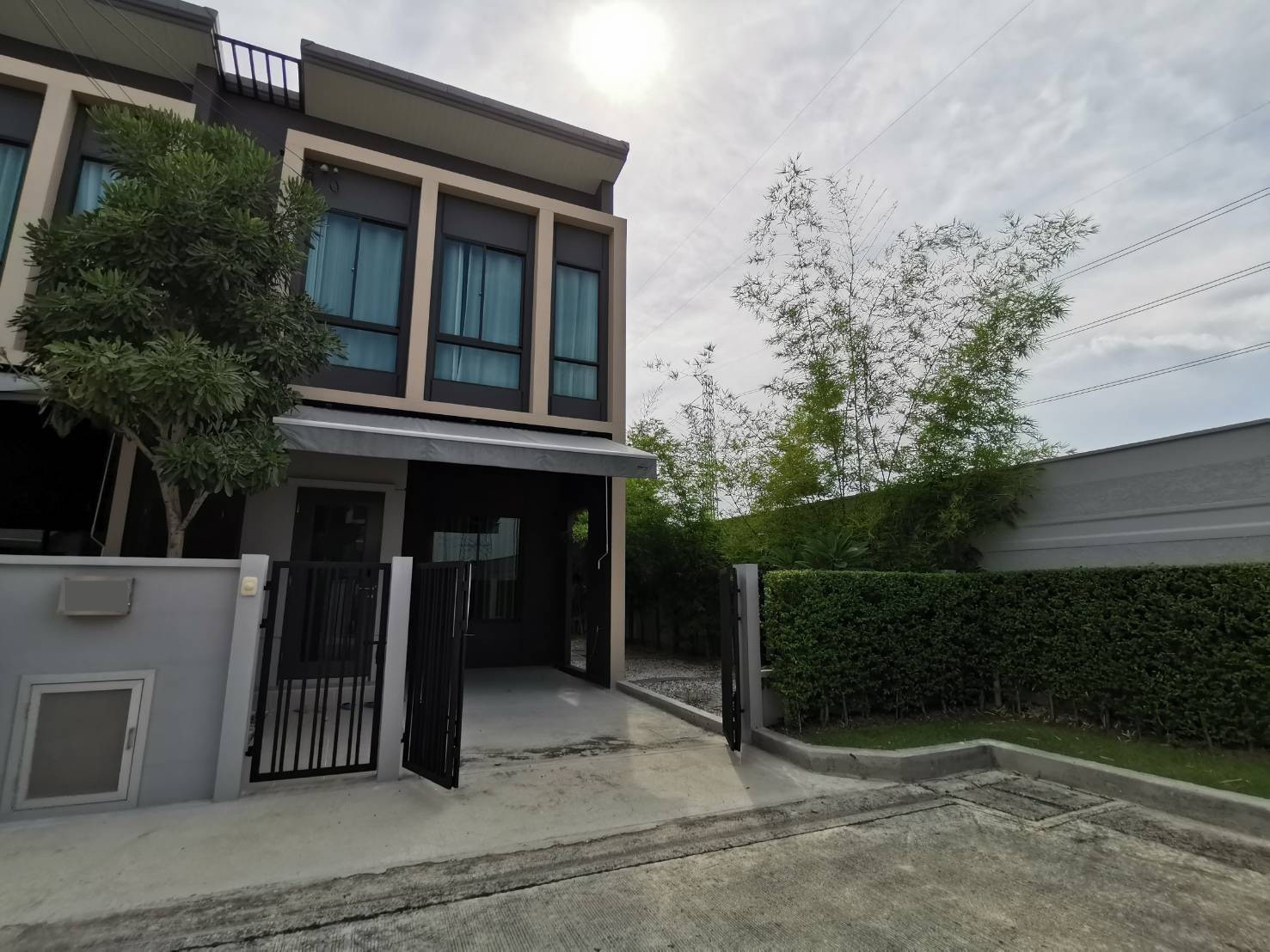 พลีโน่ สุขุมวิท - บางนา  / 3 ห้องนอน (ขายพร้อมผู้เช่า), Pleno Sukhumvit - Bangna / 3 Bedrooms (SALE WITH TENANT) DA070