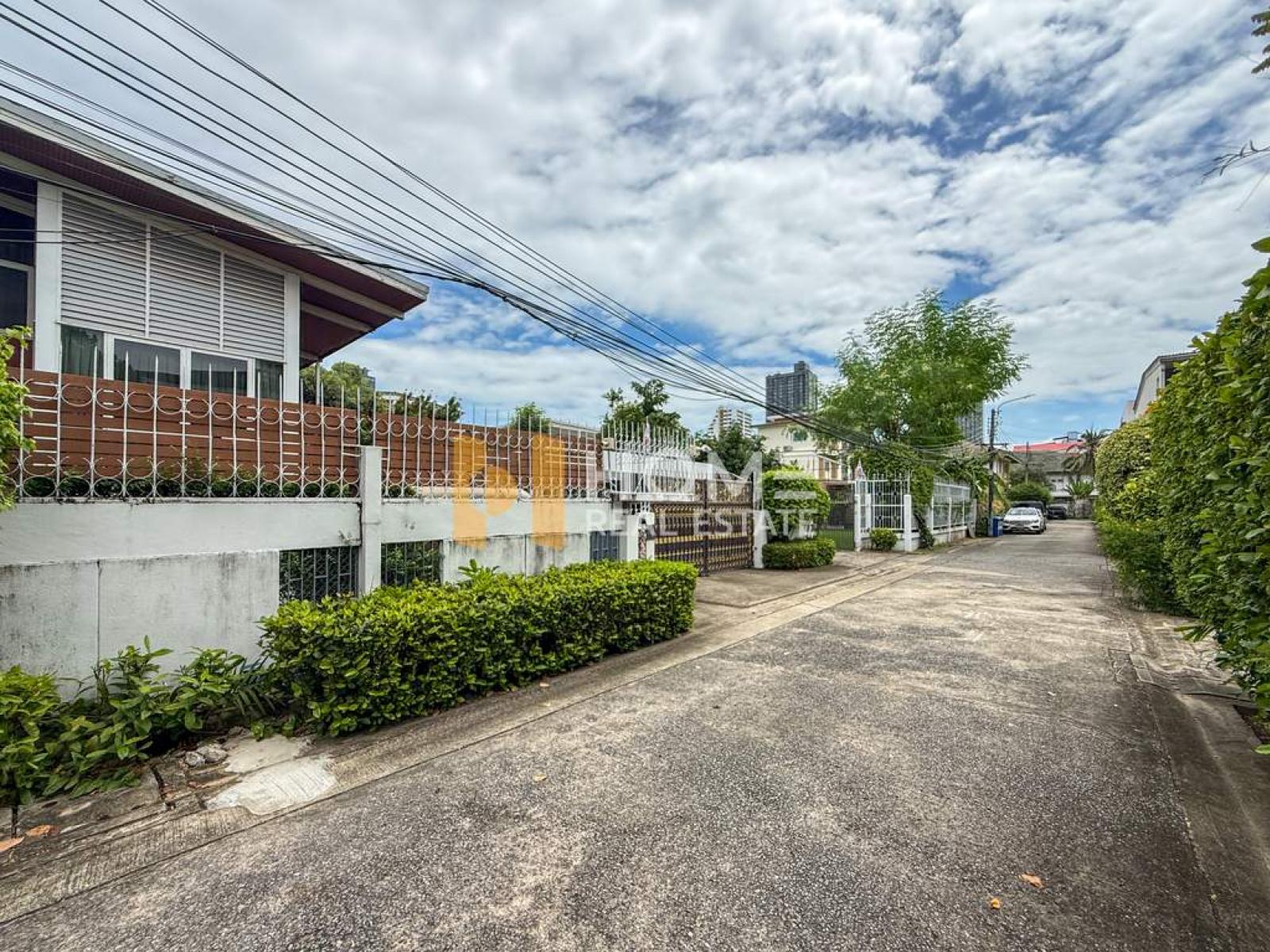 ที่ดิน 395 ตร.ว. ทองหล่อ 25 / 259 ตร.วา (ขาย), ที่ดิน 395 ตร.ว. ทองหล่อ 25 / 259 Square Wa (FOR SALE) PALM901