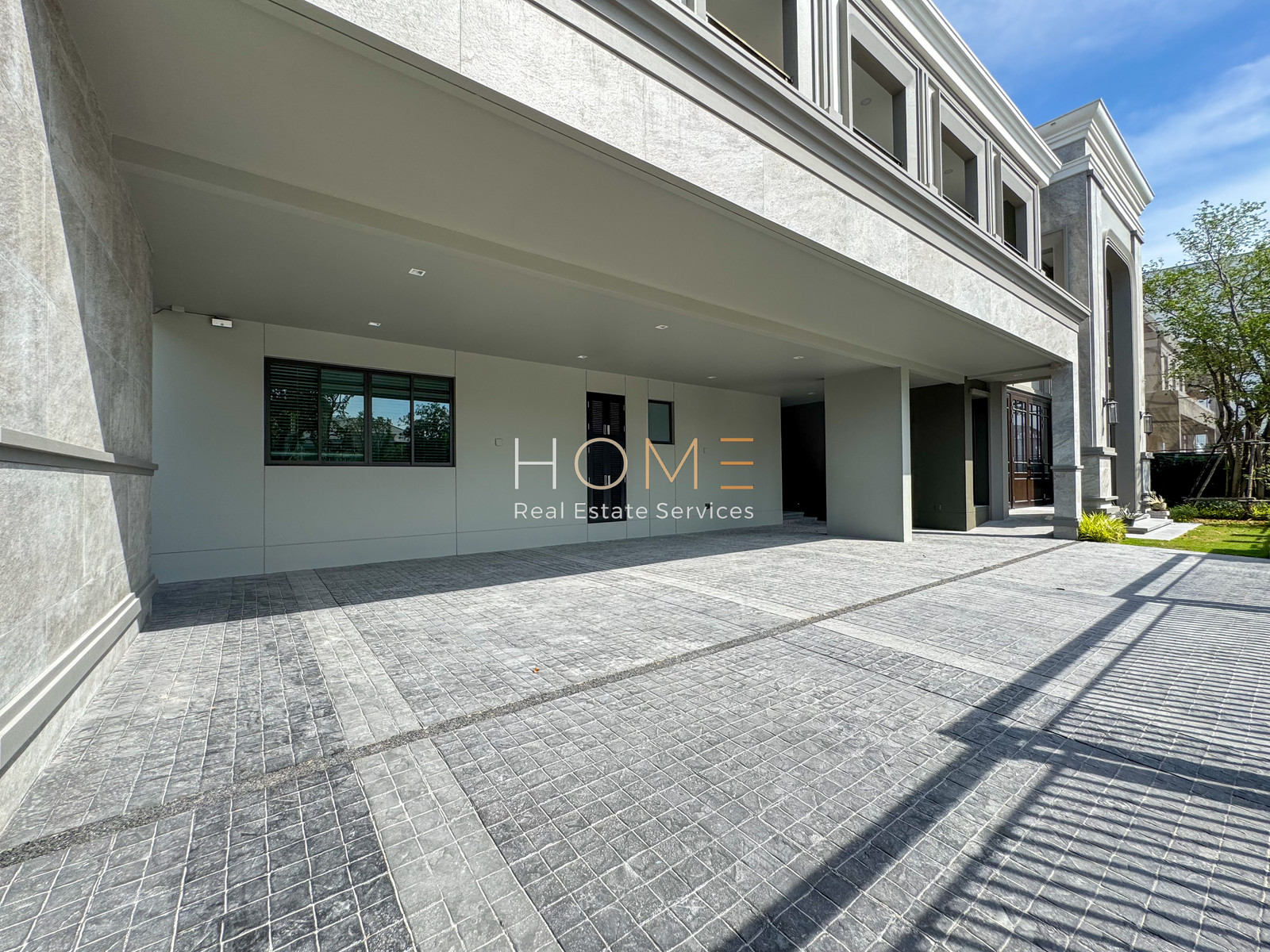 บ้านเดี่ยว แกรนด์ บางกอก บูเลอวาร์ด กรุงเทพกรีฑา / 5 ห้องนอน (เช่า), Grand Bangkok Boulevard Krungthepkreetha / Detached House 5 Bedrooms (FOR RENT) BZD122