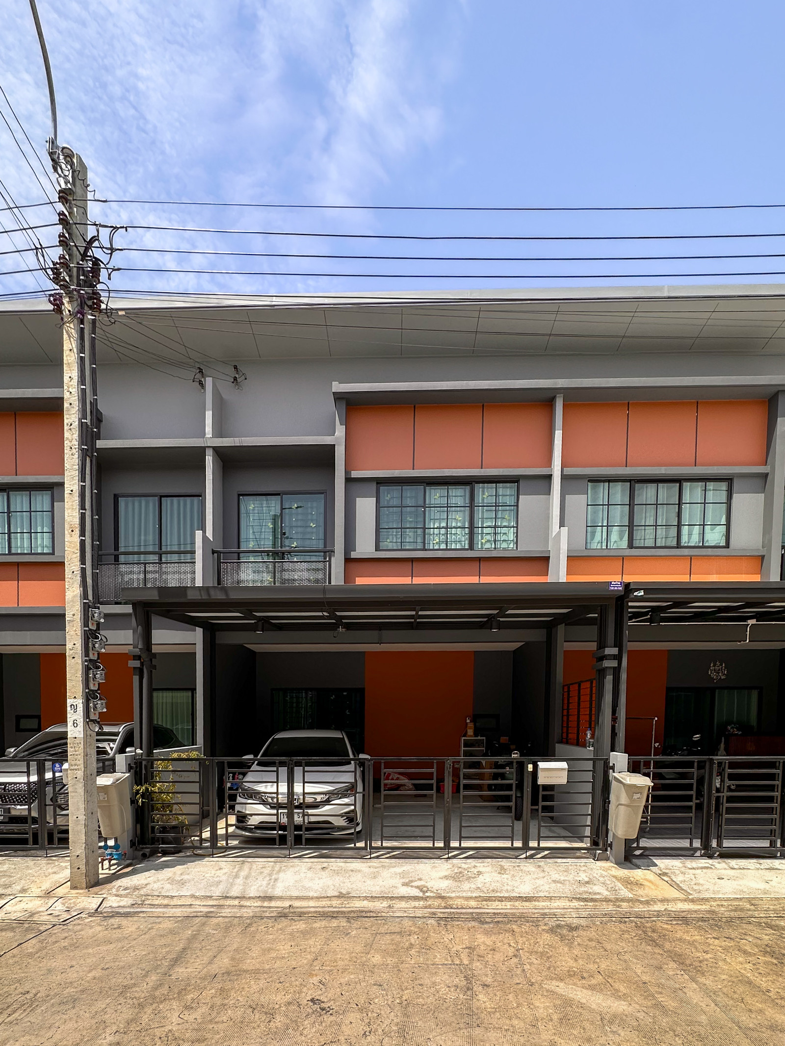 สิริ เพลส จรัญ - ปิ่นเกล้า / 3 ห้องนอน (ขาย), Siri Place Charan - Pinklao / 3 Bedrooms (FOR SALE) EARK068
