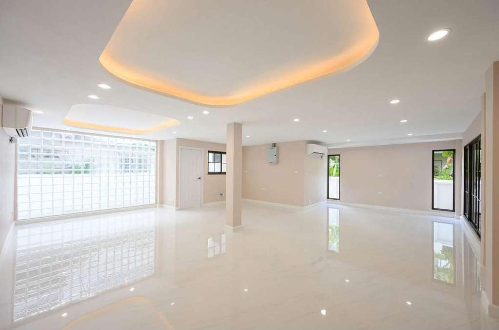 บ้านเดี่ยวรีโนเวทใหม่ หมู่บ้านถาวรนิเวศน์ / 4 ห้องนอน (ขาย), Newly renovated detached house in Thaworn Niwet Village / 4 Bedrooms (FOR SALE) PSRN002