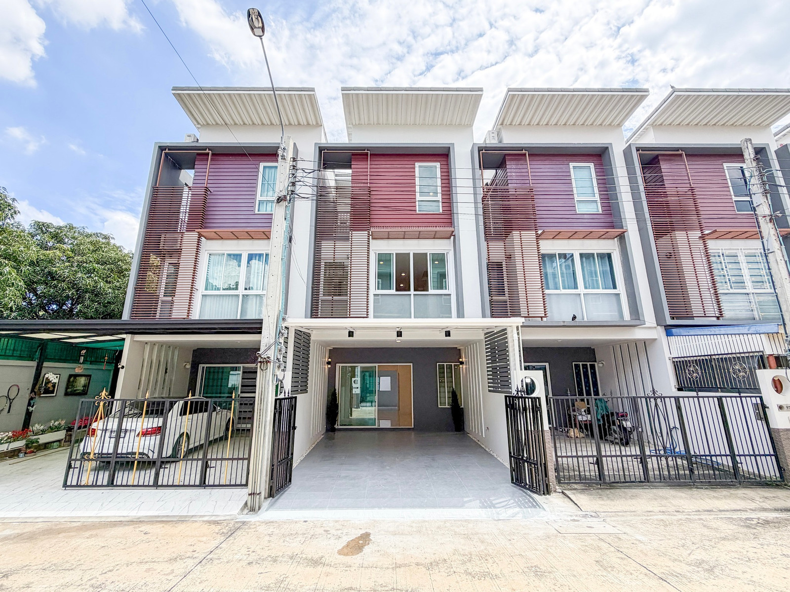 บารอนเนีย ทาวน์ ท่าน้ำนนท์ / 3 ห้องนอน (ขาย), Baronia Town Thanamnon / 3 Bedrooms (FOR SALE) EARK034