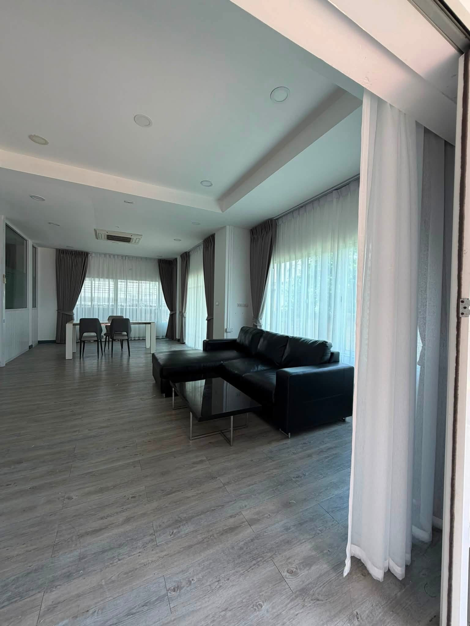 เลอ นีโอ ศรีนครินทร์ 1-2 / 4 ห้องนอน (เช่า), Le Neo Srinakarin 1-2 / 4 Bedrooms (FOR RENT) DA162