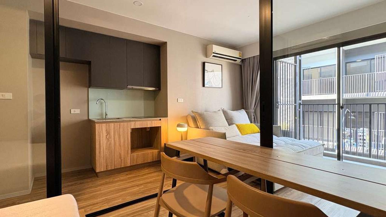 Blossom Condo @ Sathorn - Charoenrat / 1 Bedroom (SALE WITH TENANT), บลอสซั่ม คอนโด แอท สาทร - เจริญราษฎร์ / 1 ห้องนอน (ขายพร้อมผู้เช่า) FAHH007
