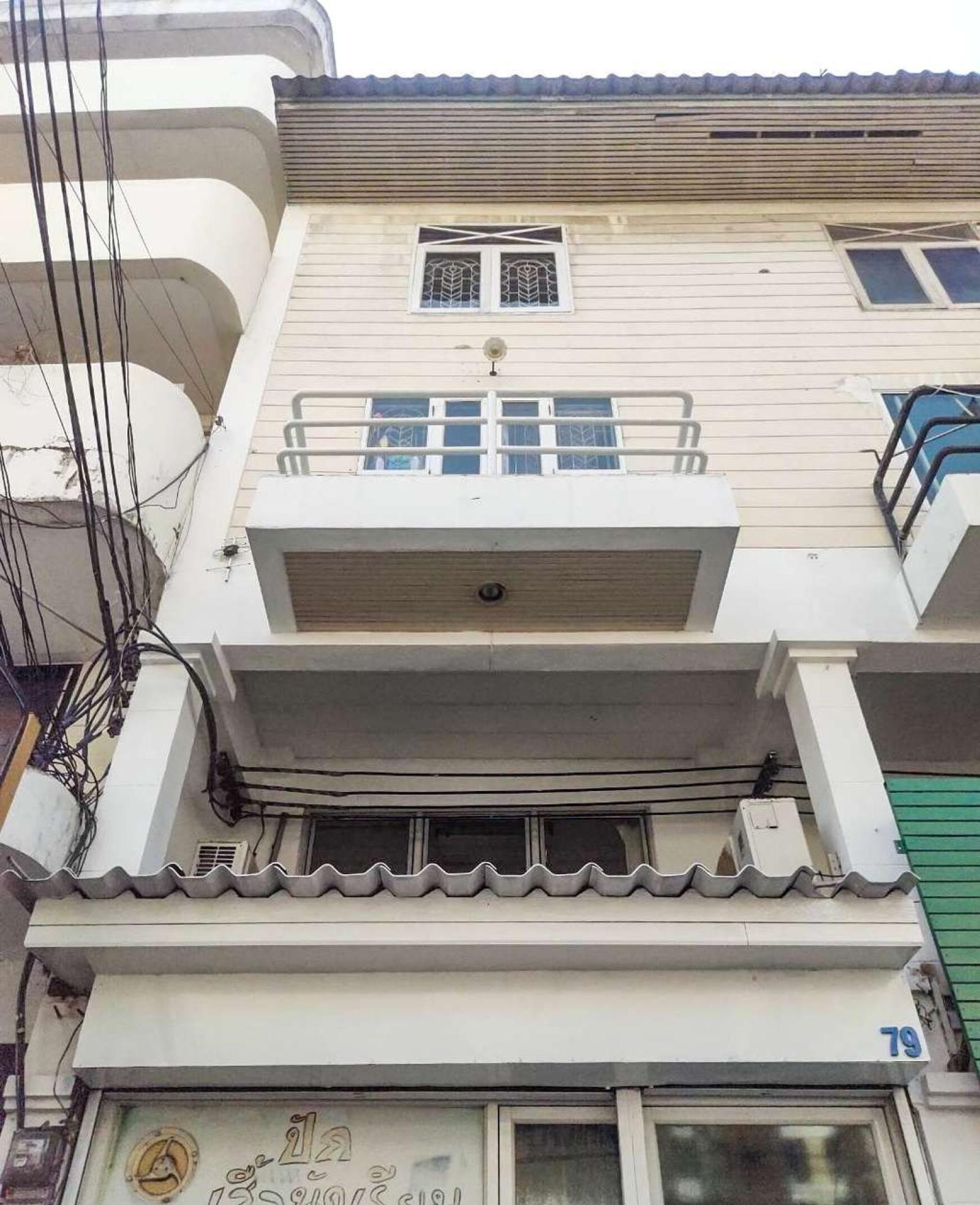 อาคารพาณิชย์ ซอยศรีนครินทร์ 42 / 4 ชั้น (ขาย), Commercial building, Soi Srinakarin 42 / 4 Storey (FOR SALE) GNG233