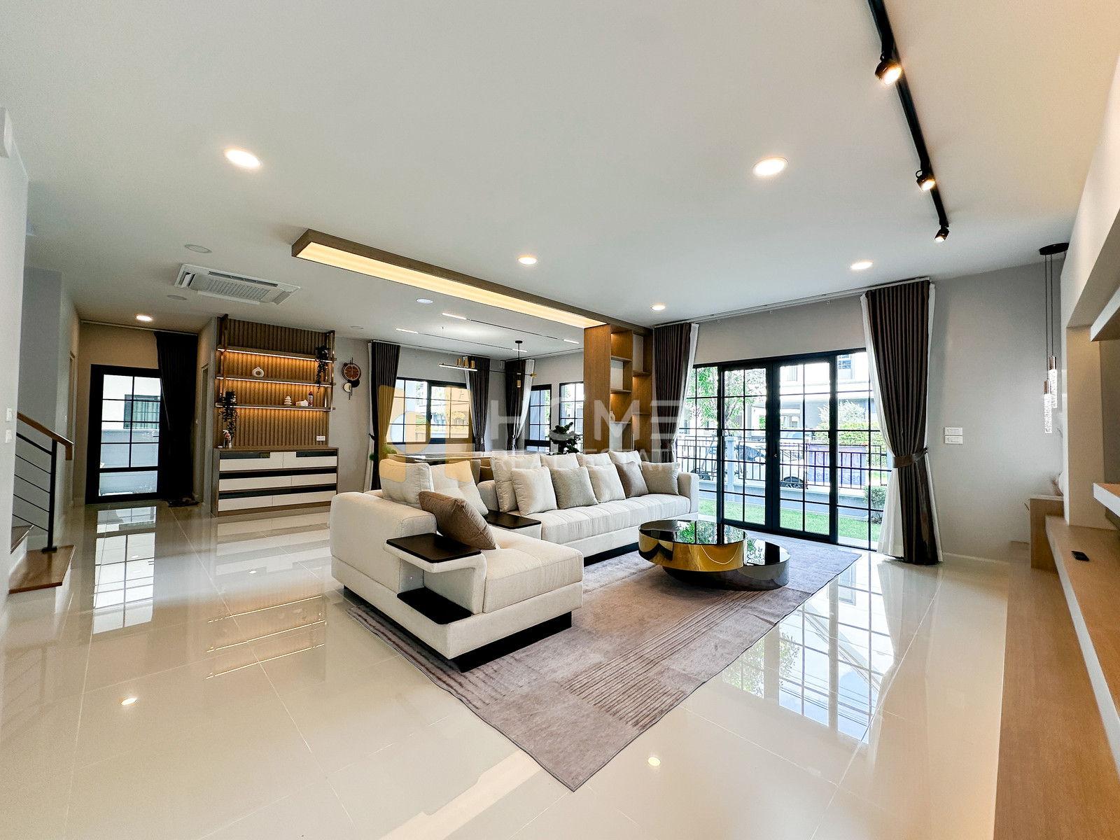 เซนโทร บางนา เฟส 2 / 4 ห้องนอน (เช่า), Centro Bangna Phase 2 / 4 Bedrooms (FOR RENT) DA178