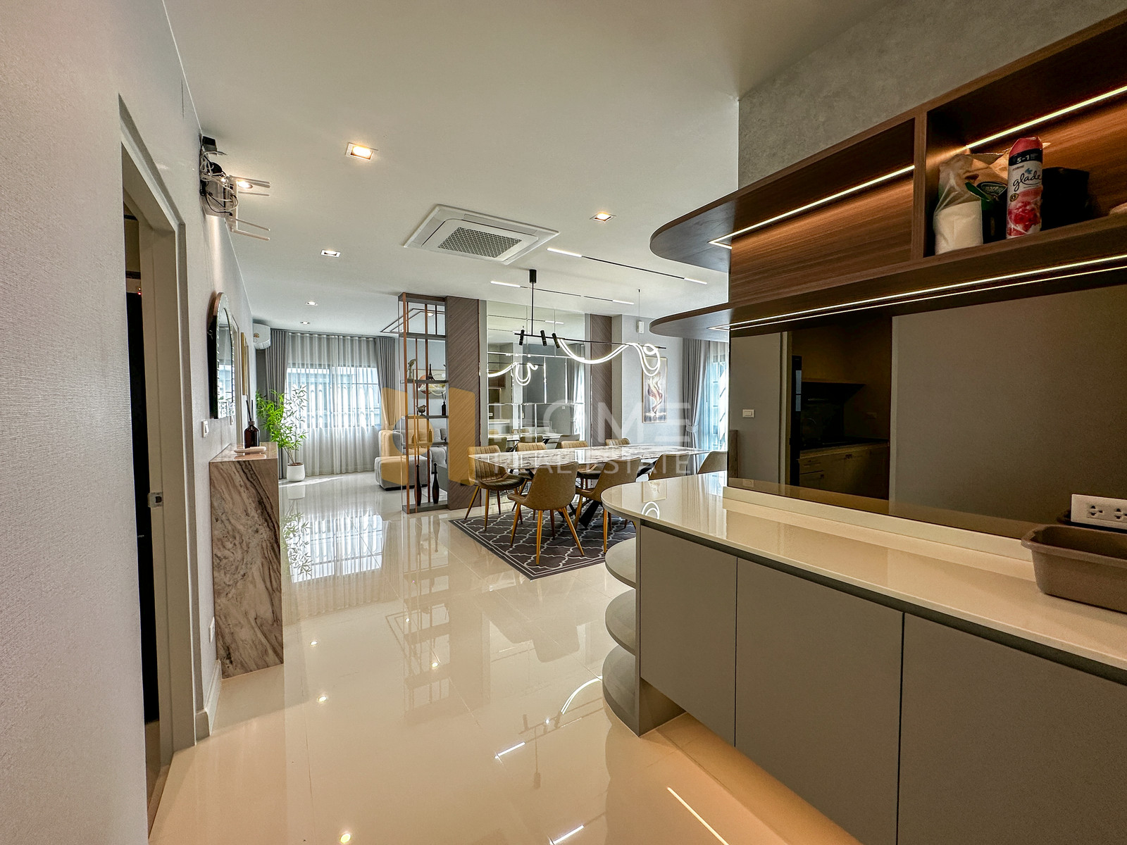เซนโทร บางนา เฟส 2 / 4 ห้องนอน (ขาย), Centro Bangna Phase 2 / 4 Bedrooms (FOR SALE) DA179