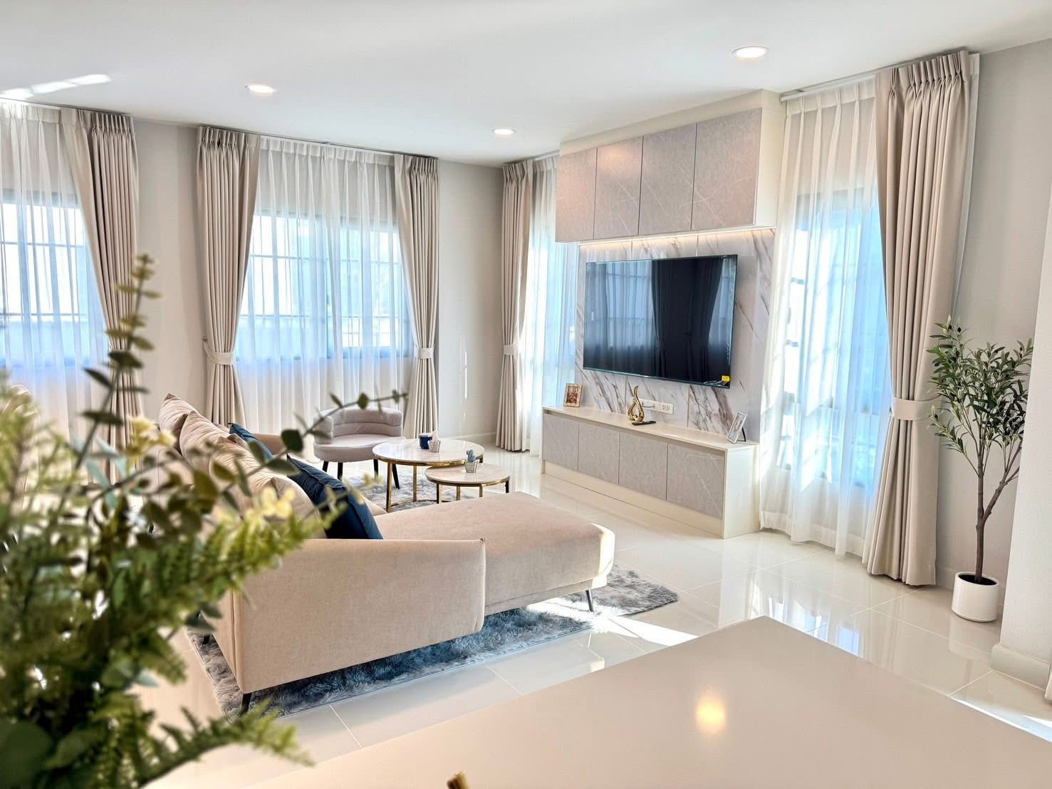 เซนโทร บางนา เฟส 2 / 4 ห้องนอน (ขาย), Centro Bangna Phase 2 / 4 Bedrooms (FOR SALE)  DA192