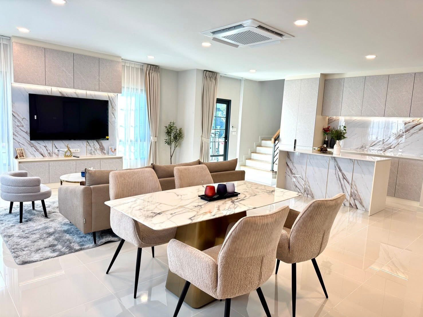 เซนโทร บางนา เฟส 2 / 4 ห้องนอน (เช่า), Centro Bangna Phase 2 / 4 Bedrooms (FOR RENT) DA192