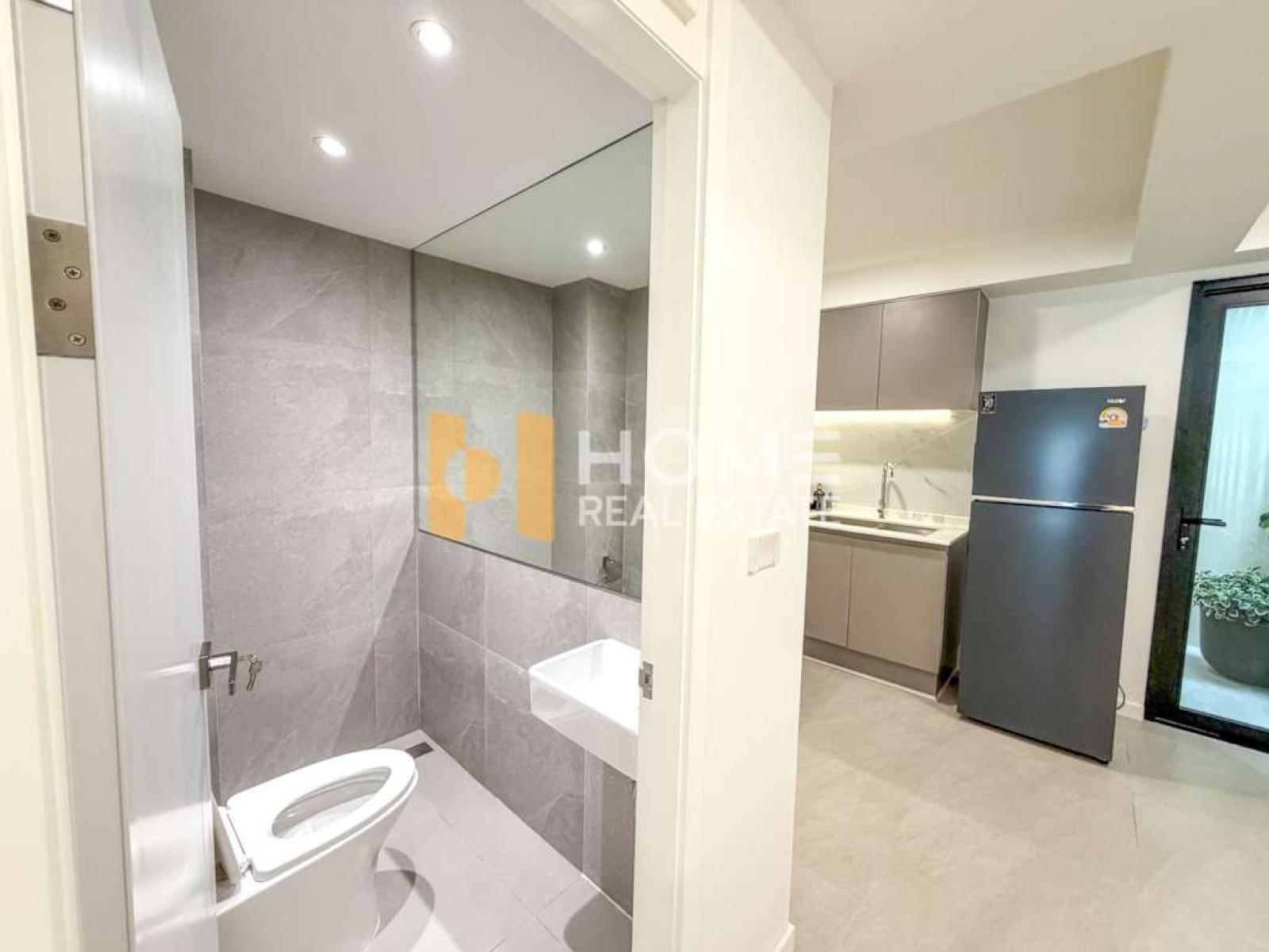 ทาวน์เฮ้าส์ ซอยปรีดีพนมยงค์ 42 / 3 ห้องนอน (ขายพร้อมผู้เช่า), Townhouse, Soi Pridi Phanomyong 42 / 3 Bedrooms (SALE WITH TENANT) GNG248