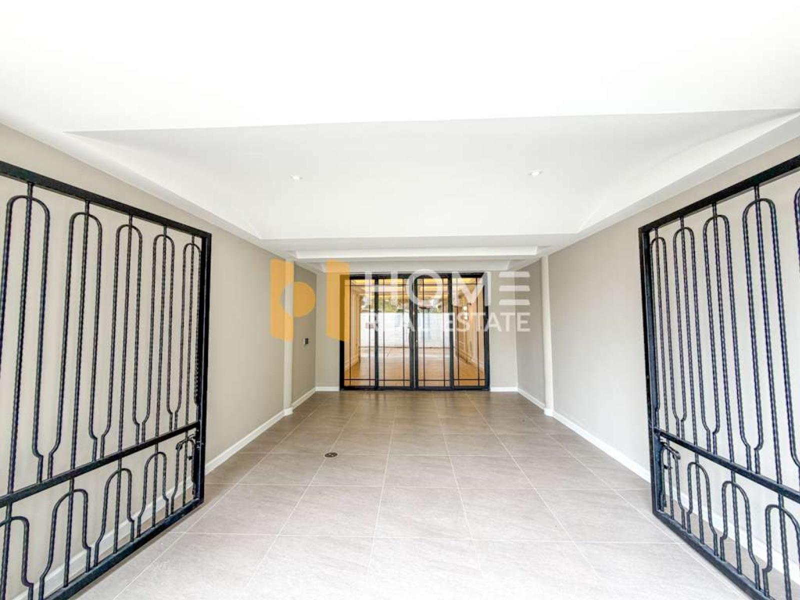 ทาวน์เฮ้าส์ ซอยปรีดีพนมยงค์ 42 / 3 ห้องนอน (ขาย), Townhouse, Soi Pridi Phanomyong 42 / 3 Bedrooms (FOR SALE) GNG250