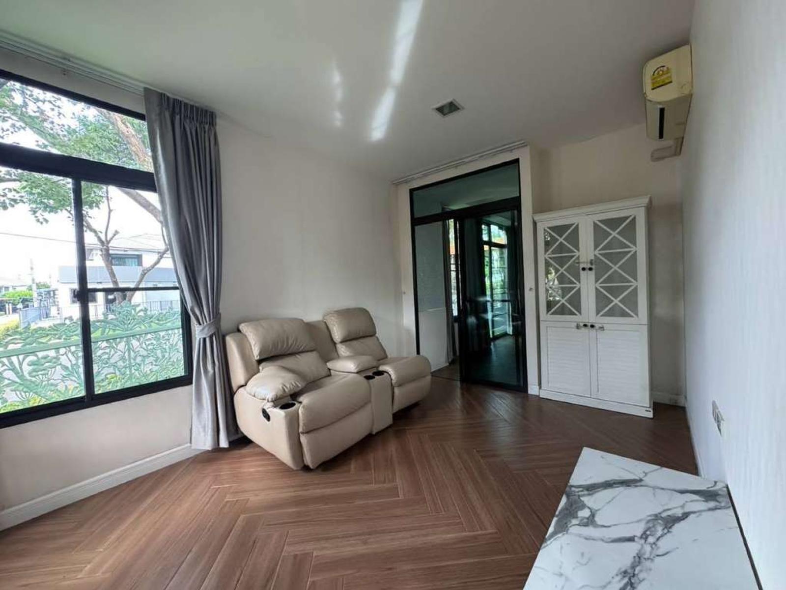 มัณฑนา กัลปพฤกษ์ - วงแหวน / 4 ห้องนอน (ให้เช่า), Mantana Kalapapruek - Wongwaen / 4 Bedrooms (FOR RENT) EARK118