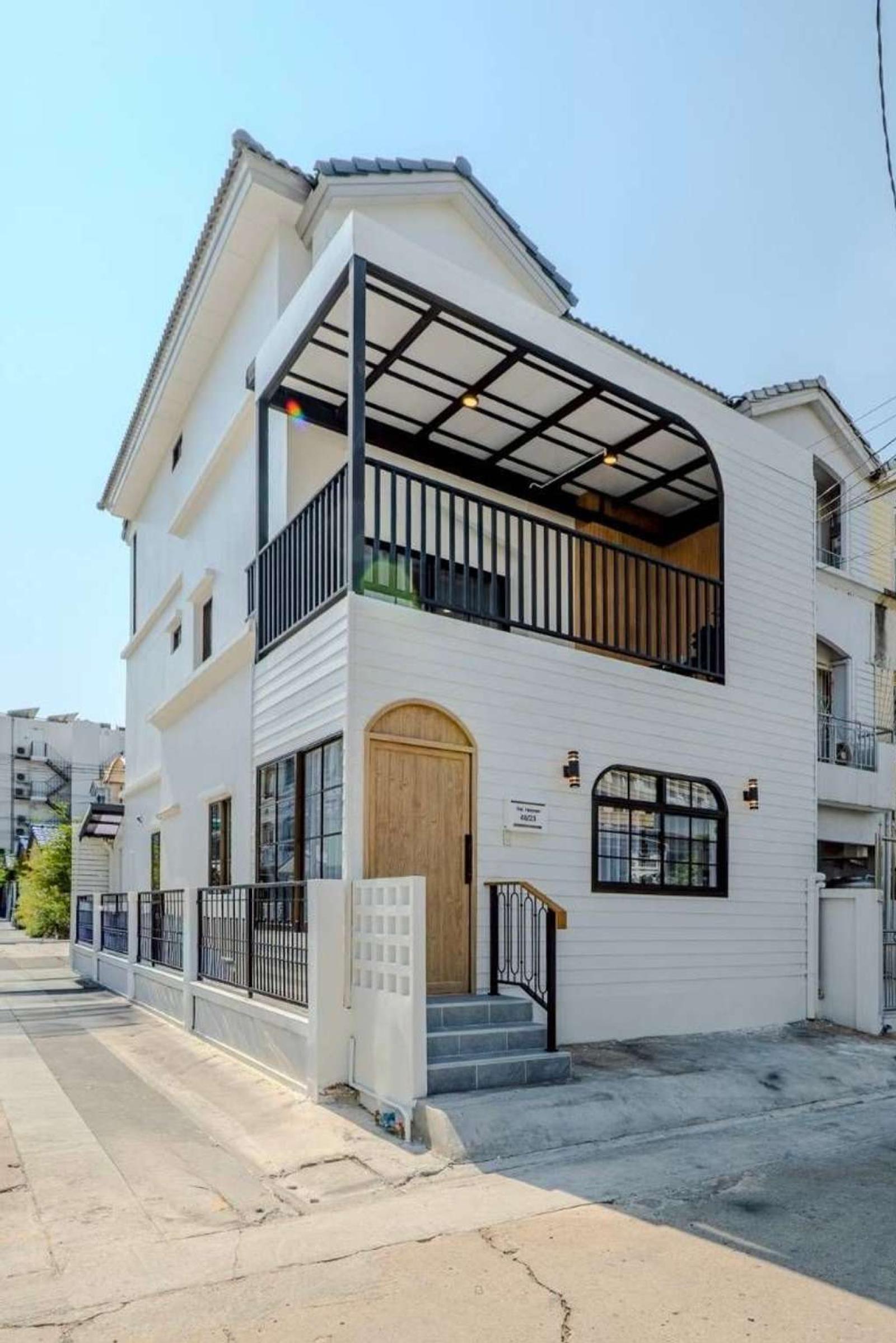 บ้านกลางเมือง พระราม 9 ซอย 43 / 4 ห้องนอน (ขาย), Baan Klang Muang Rama 9 Soi 43 / 4 Bedrooms (FOR SALE) BZD277
