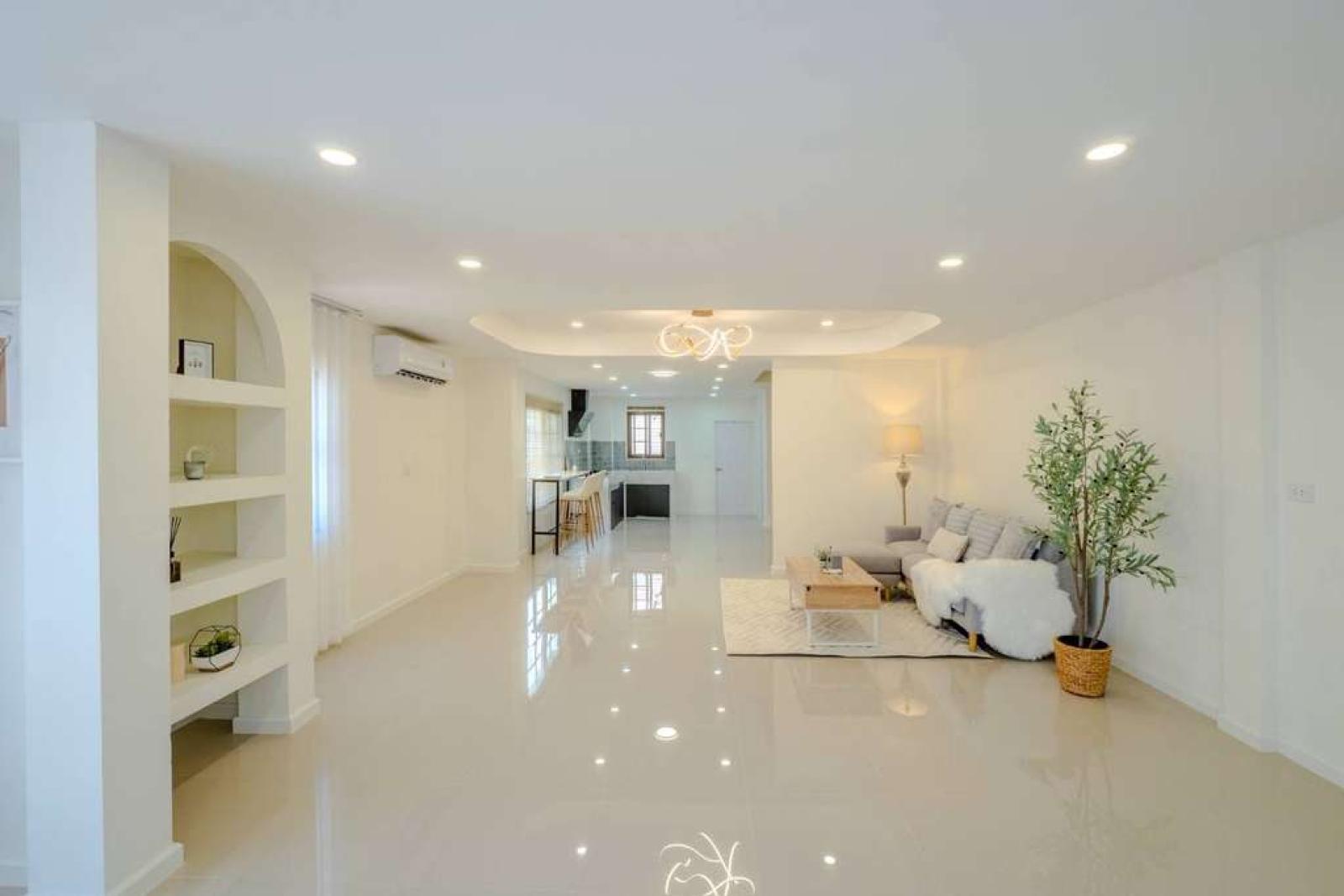 บ้านกลางเมือง พระราม 9 ซอย 43 / 4 ห้องนอน (ขาย), Baan Klang Muang Rama 9 Soi 43 / 4 Bedrooms (FOR SALE) BZD277