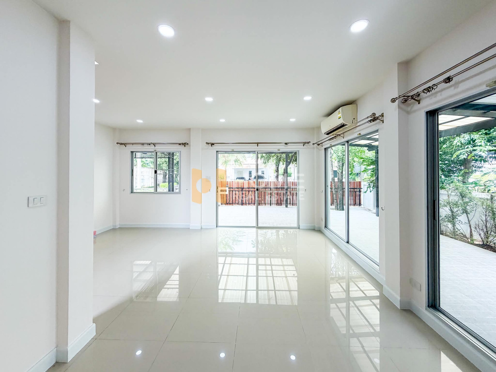 🏡✨บ้านเดี่ยวรีโนเวทใหม่ ต่อเติมรอบบ้านเต็มระบบ พร้อมมีห้องแม่บ้าน  ไลฟ์ บางกอก บูเลอวาร์ด พระราม 5 / 3 ห้องนอน (ขาย), Life Bangkok Boulevard Rama 5 / 3 Bedrooms (FOR SALE) BALL421