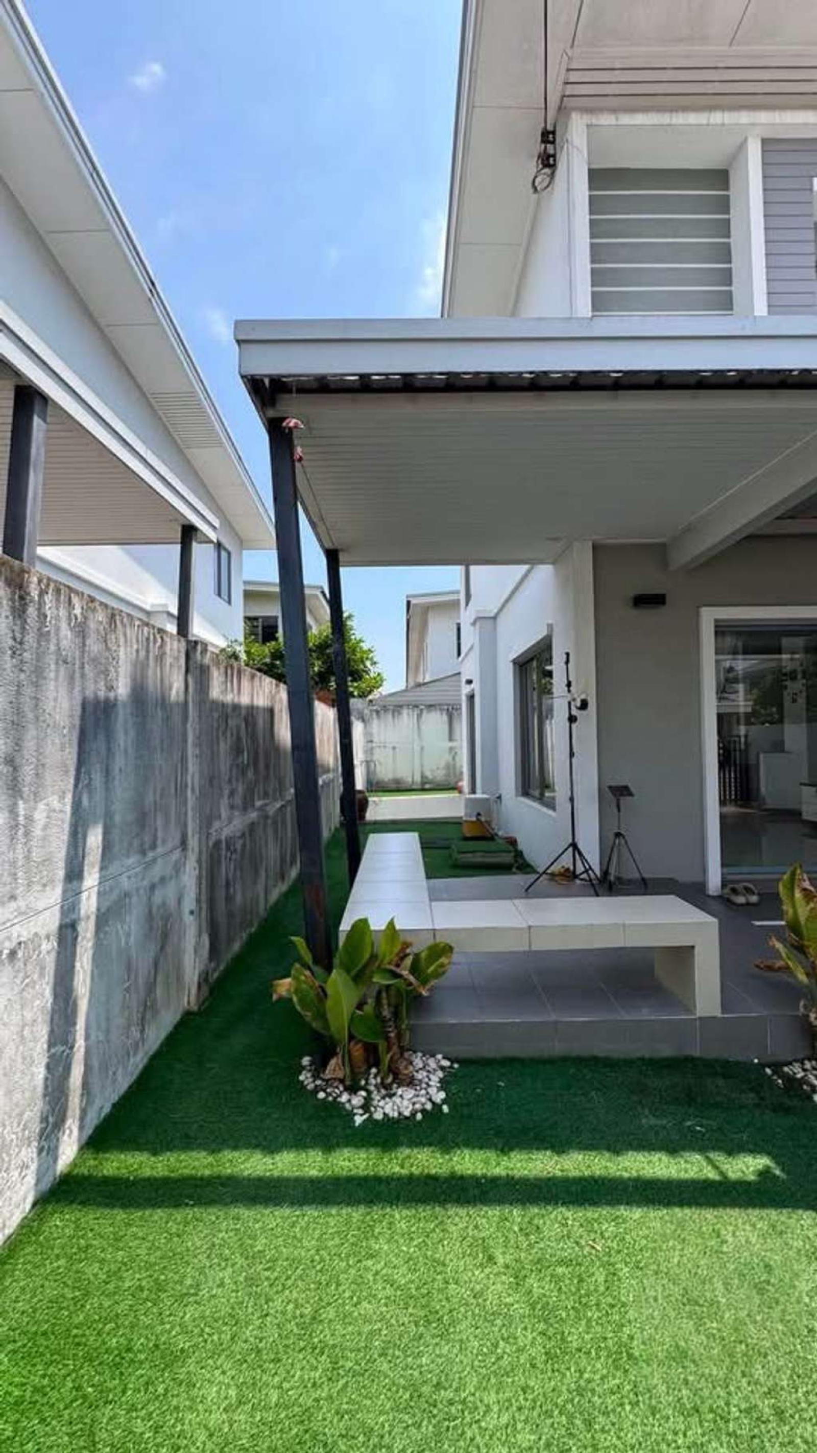 หมู่บ้านไลฟ ซอย12 ต.บ้านสวน อ.เมือง จ.ชลบุรี / 3 ห้องนอน (ขาย), Life Village, Soi 12 Ban Suan Subdistrict Mueang District Chonburi Province / 3 Bedrooms (FOR SALE) NANN026