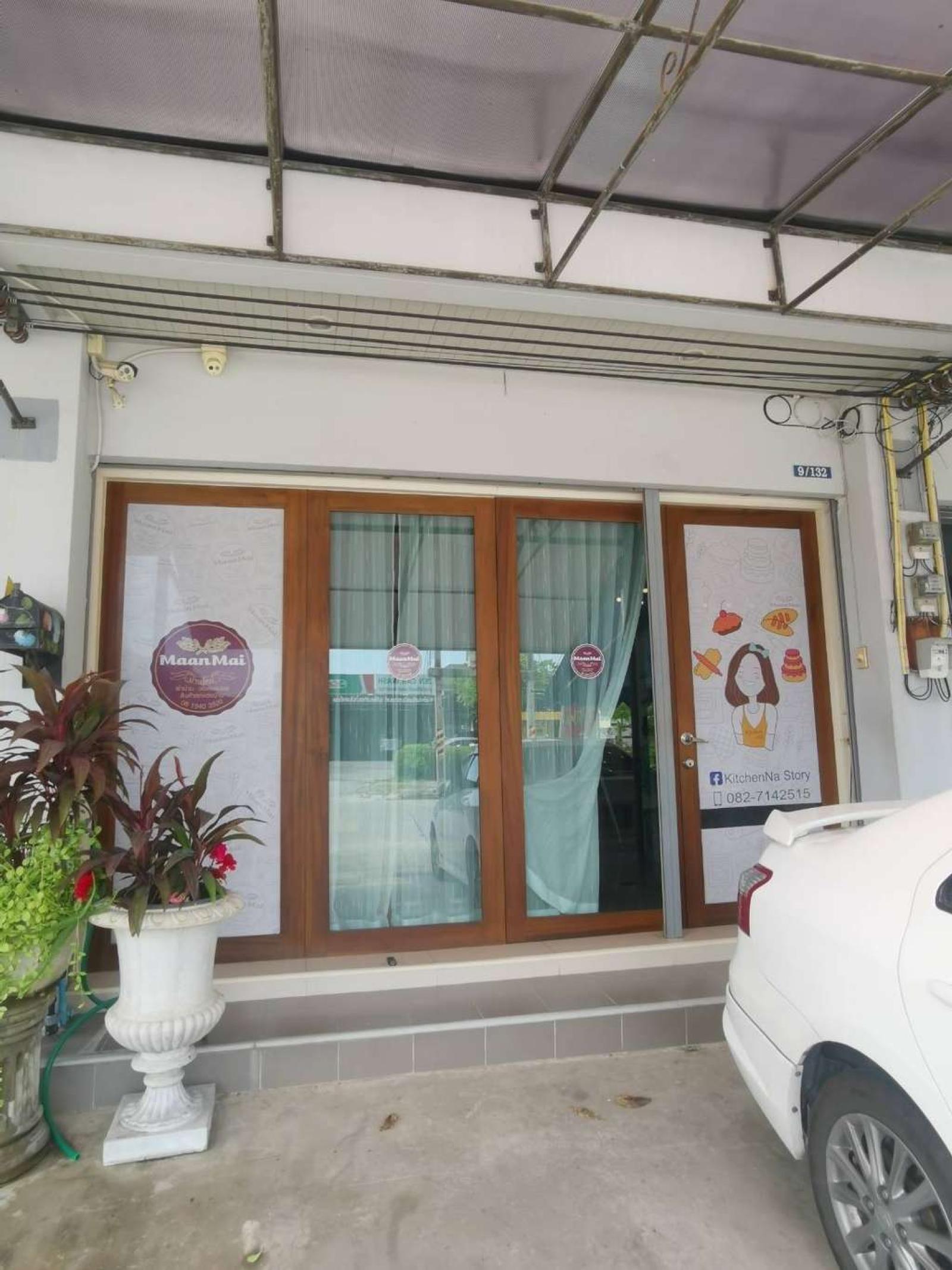 อาคารพาณิชย์ เสม็ด ชลบุรี / 3 ชั้น (ขาย), Commercial building Samet Chonburi / 3 Storey (FOR SALE) NANN039