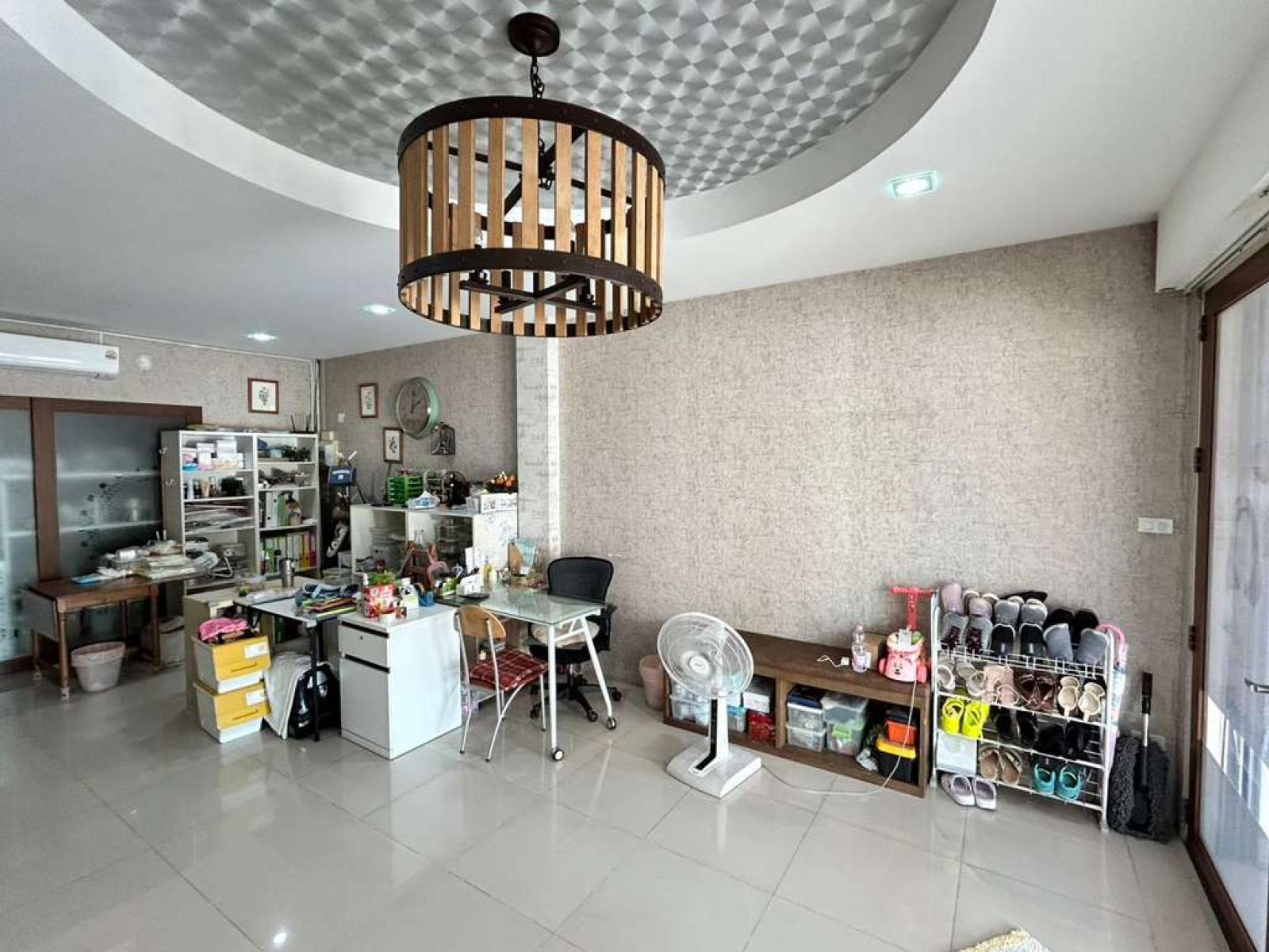 อาคารพาณิชย์ เสม็ด ชลบุรี / 3 ชั้น (ขาย), Commercial building Samet Chonburi / 3 Storey (FOR SALE) NANN039
