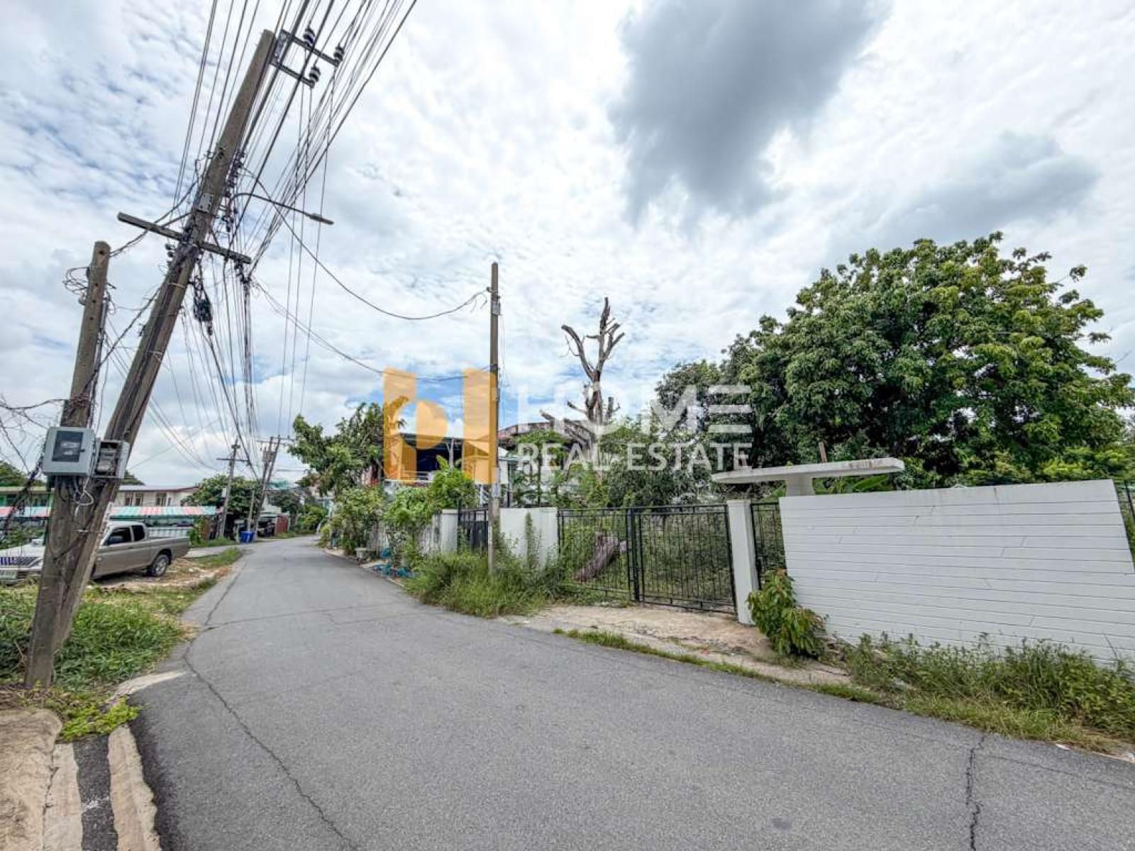 ที่ดิน ซอยปรีดีพนมยงค์ 14 แยก 16 / 98 ตร.วา (ขาย), Land plot at Soi Pridi Phanomyong 14 Intersection 16 / 98 Square Wa (FOR SALE) GNG265